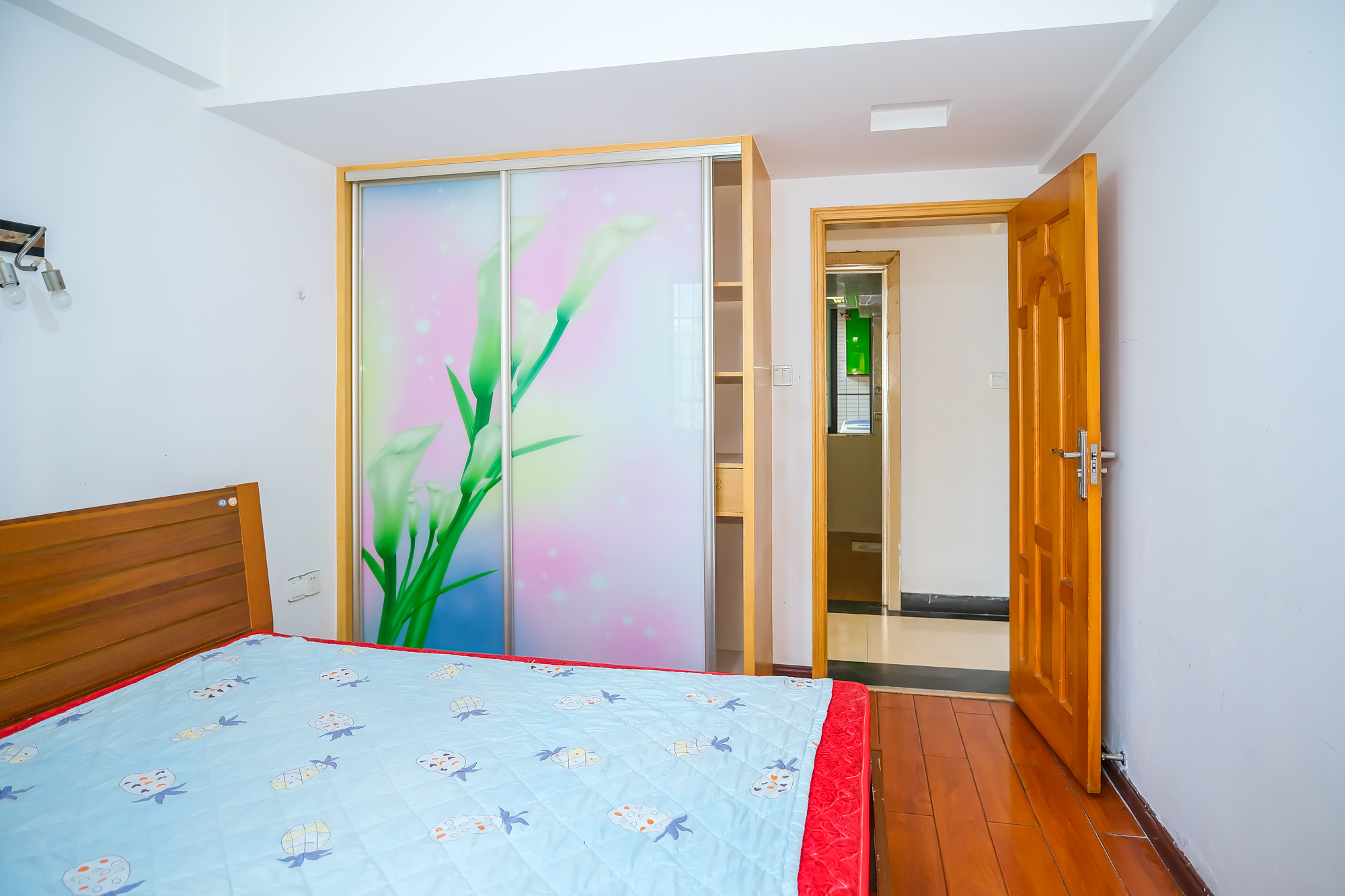 尚都花园城 3室2厅2卫 72.80万 尚都花园城 3室2厅2卫 72.80万卧室