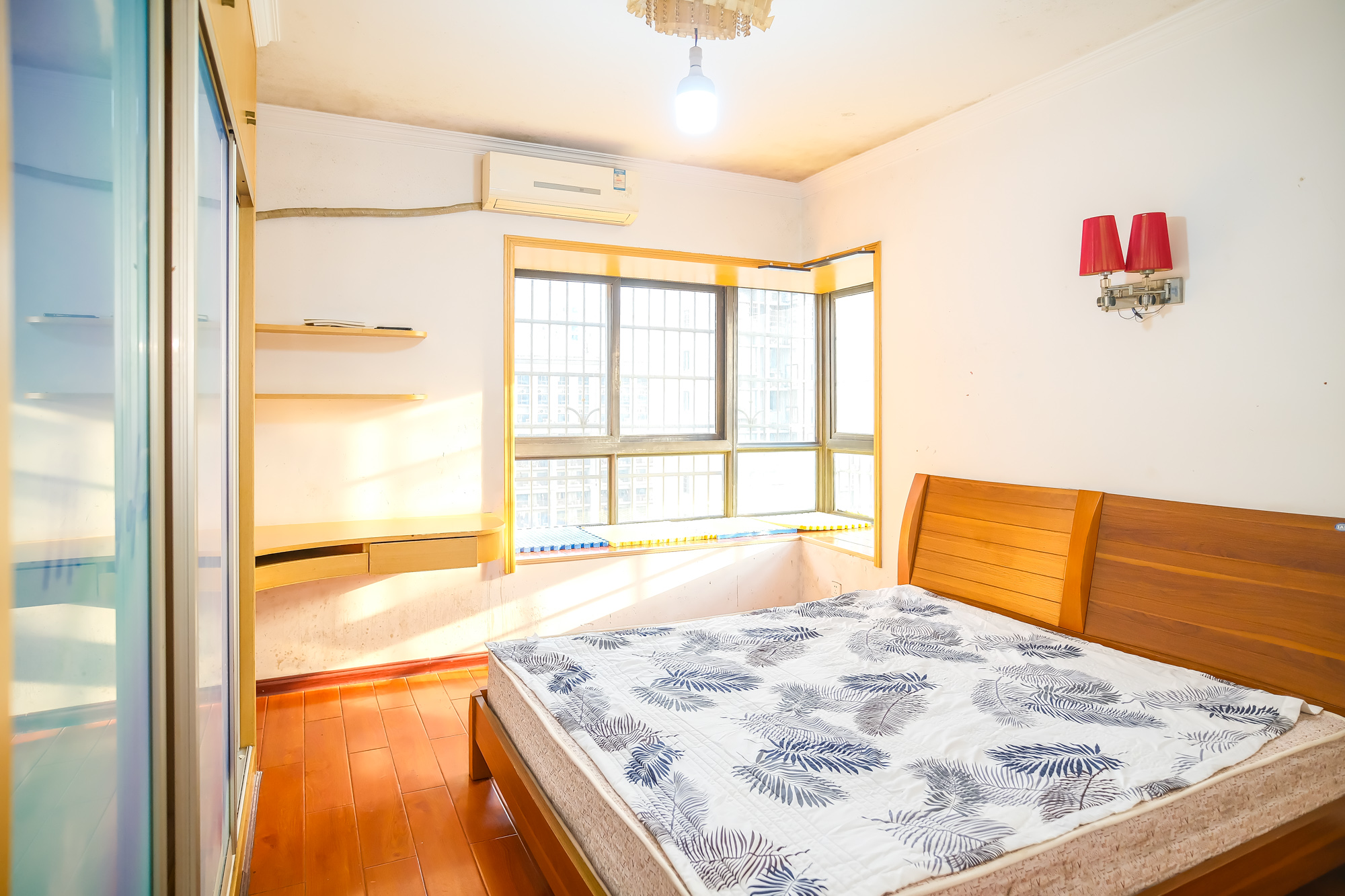 尚都花园城 3室2厅2卫 72.80万 尚都花园城 3室2厅2卫 72.80万卧室