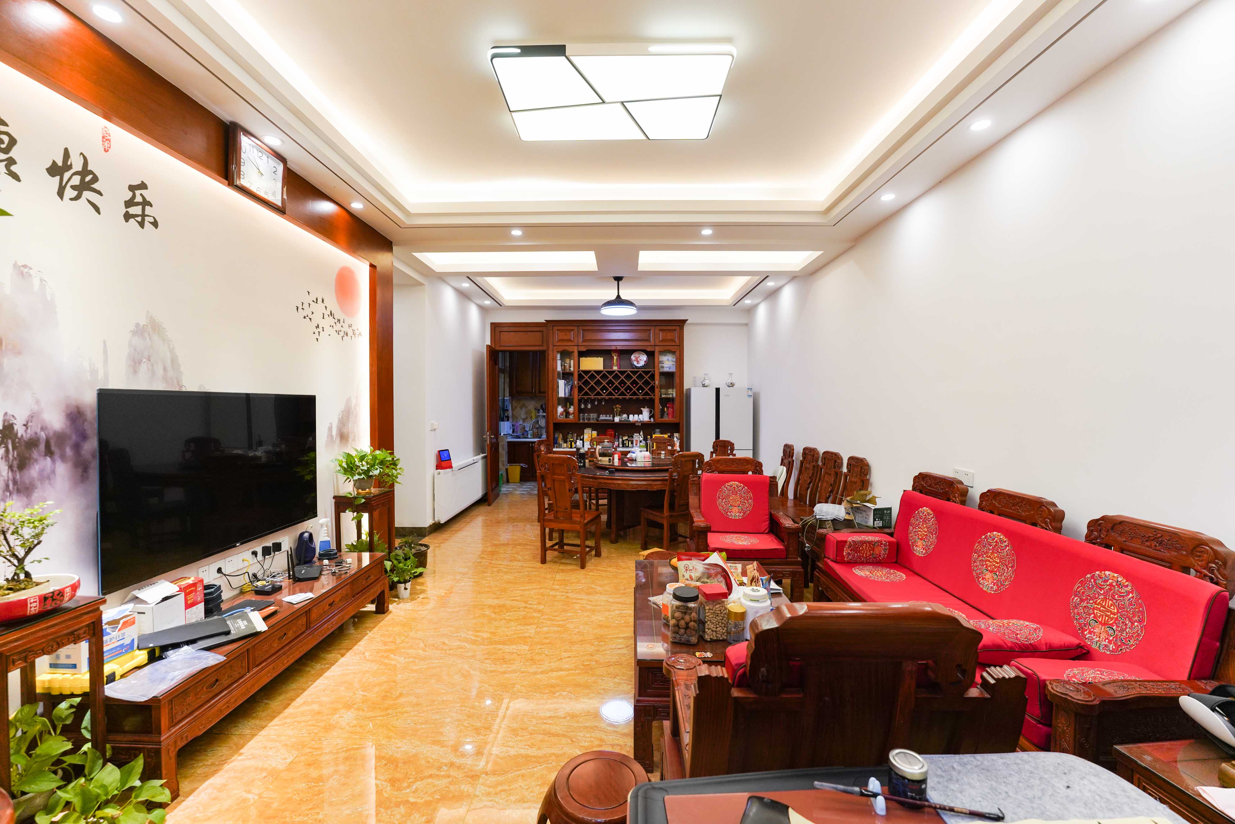 恒大城  3室2厅1卫   175.00万 恒大城  3室2厅1卫   175.00万