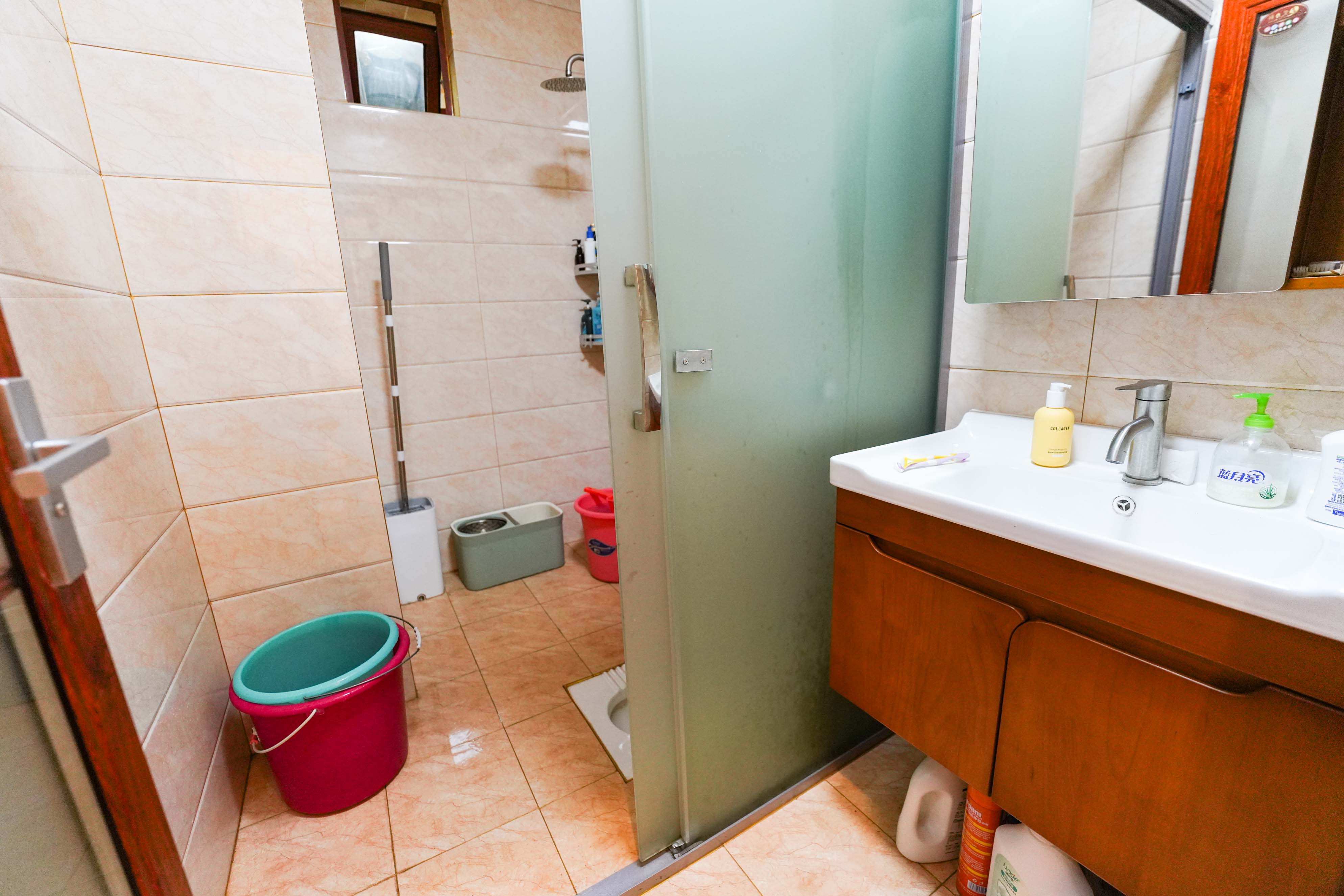 恒大城 3室2厅1卫 175.00万 恒大城 3室2厅1卫 175.00万卫生间