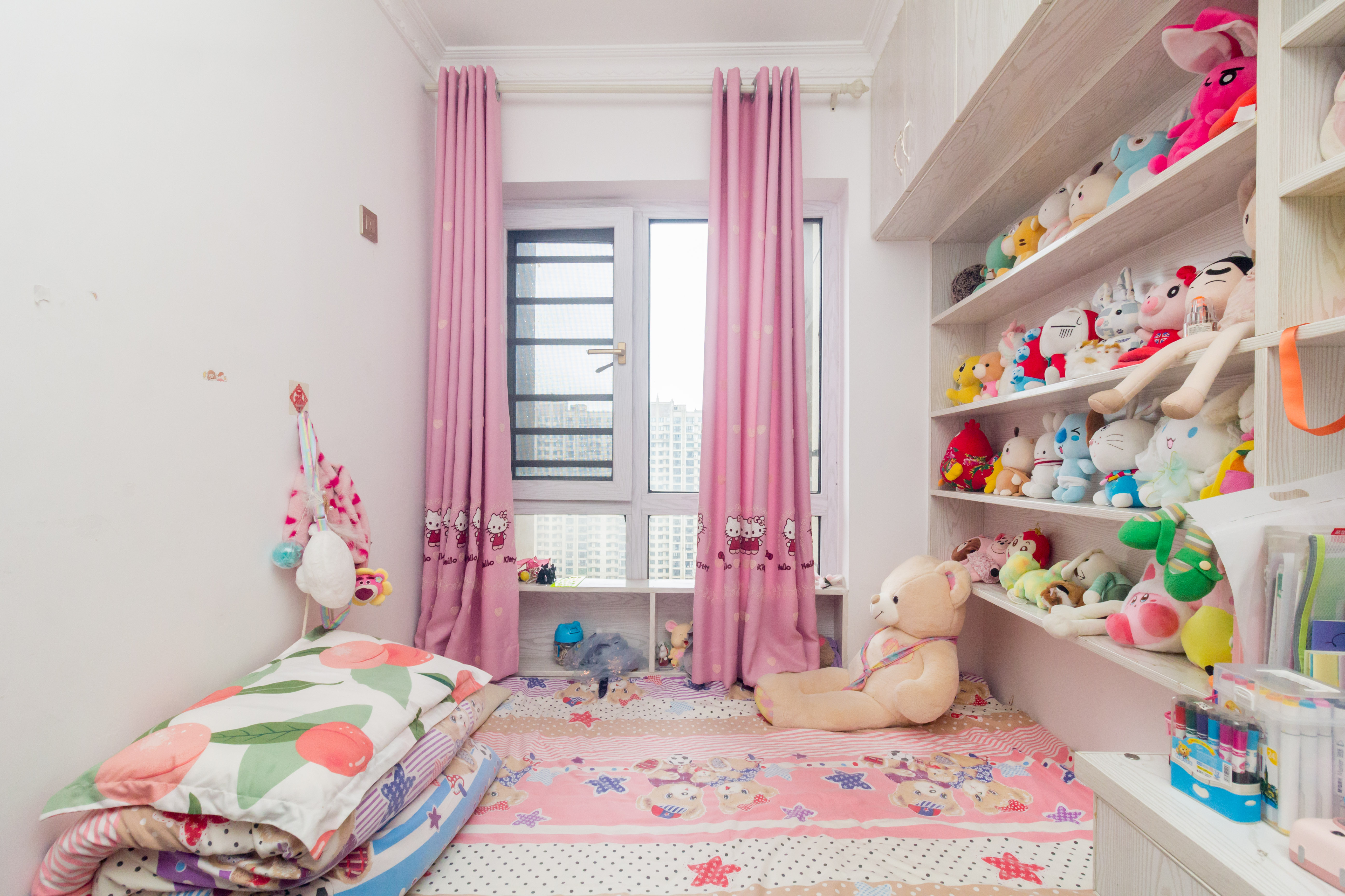 芙蓉万国城MOMA(卓越汇富苑) 3室2厅2卫 85.00万 芙蓉万国城MOMA(卓越汇富苑) 3室2厅2卫 85.00万卧室