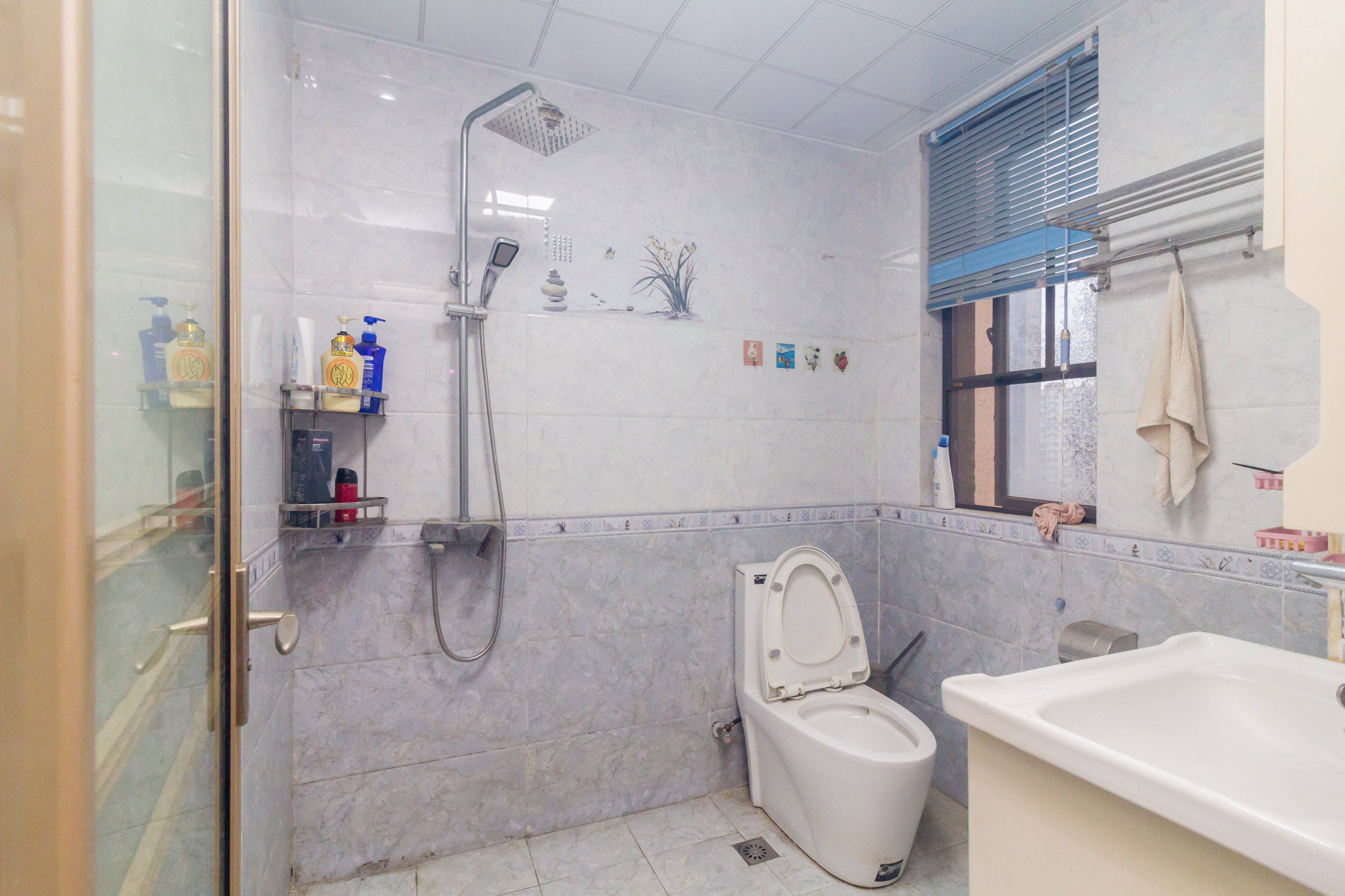 芙蓉万国城MOMA(卓越汇富苑) 3室2厅2卫 85.00万 芙蓉万国城MOMA(卓越汇富苑) 3室2厅2卫 85.00万卫生间