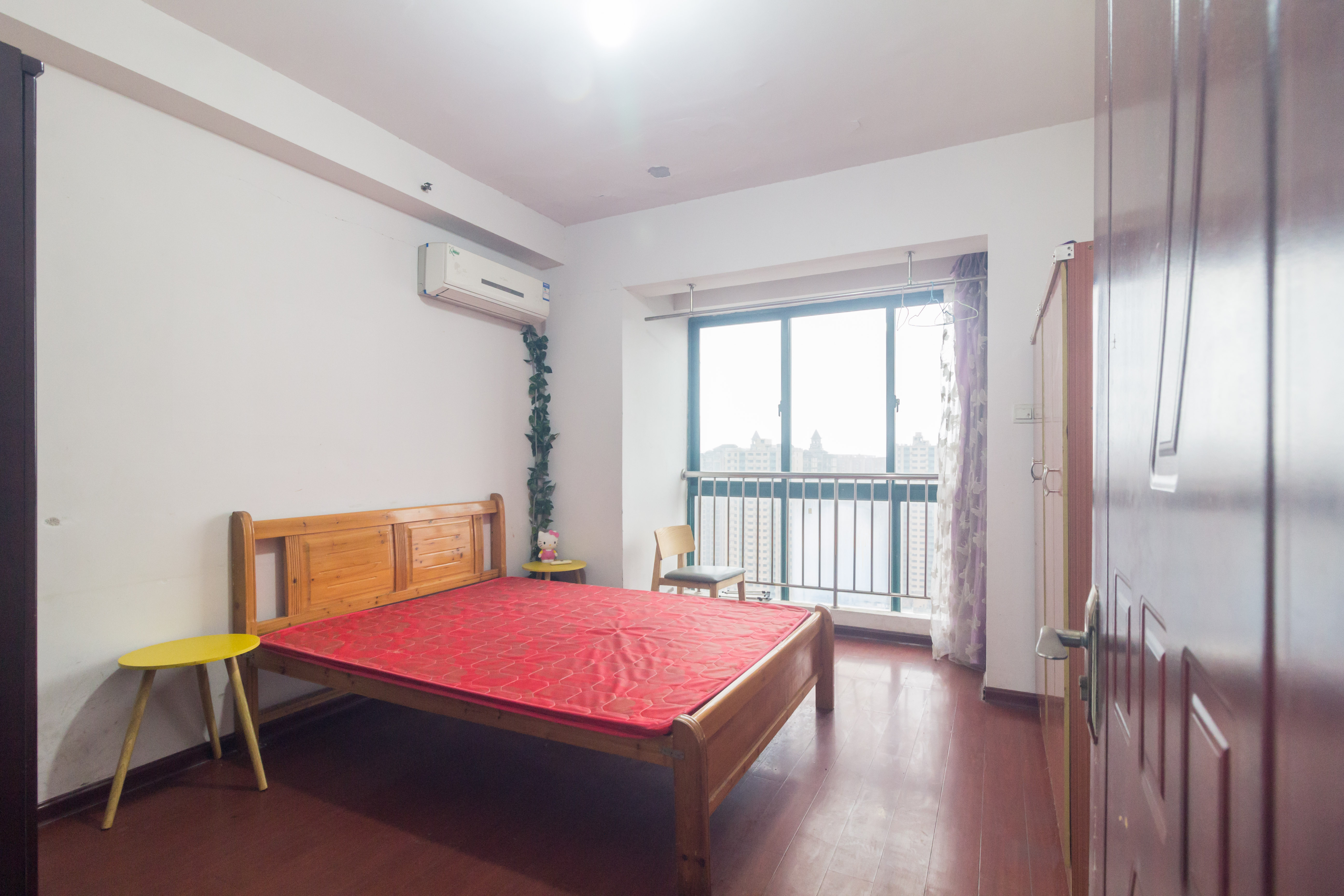 华天LOHO小镇 3室2厅1卫 36.00万 华天LOHO小镇 3室2厅1卫 36.00万卧室