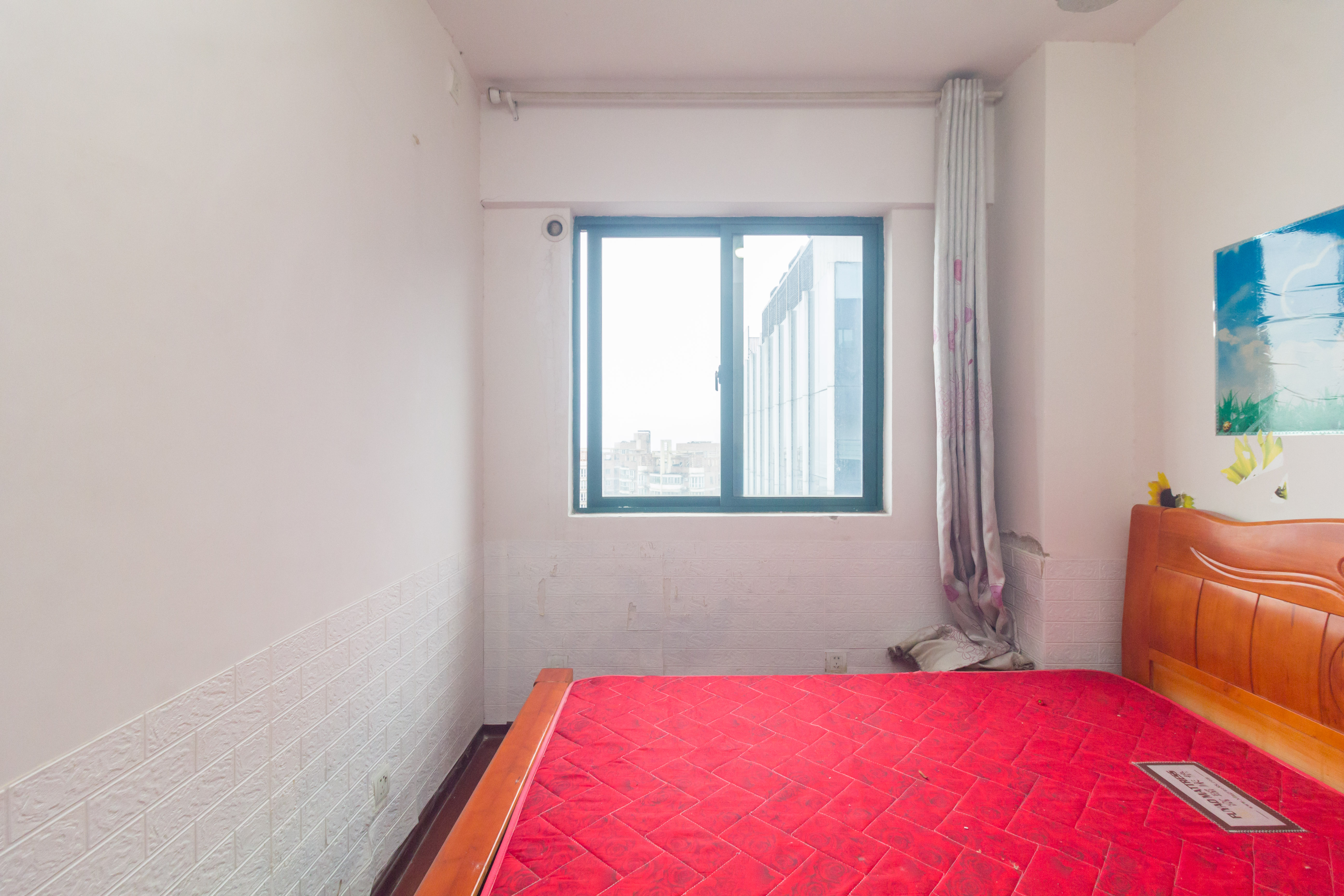 华天LOHO小镇 3室2厅1卫 36.00万 华天LOHO小镇 3室2厅1卫 36.00万卧室