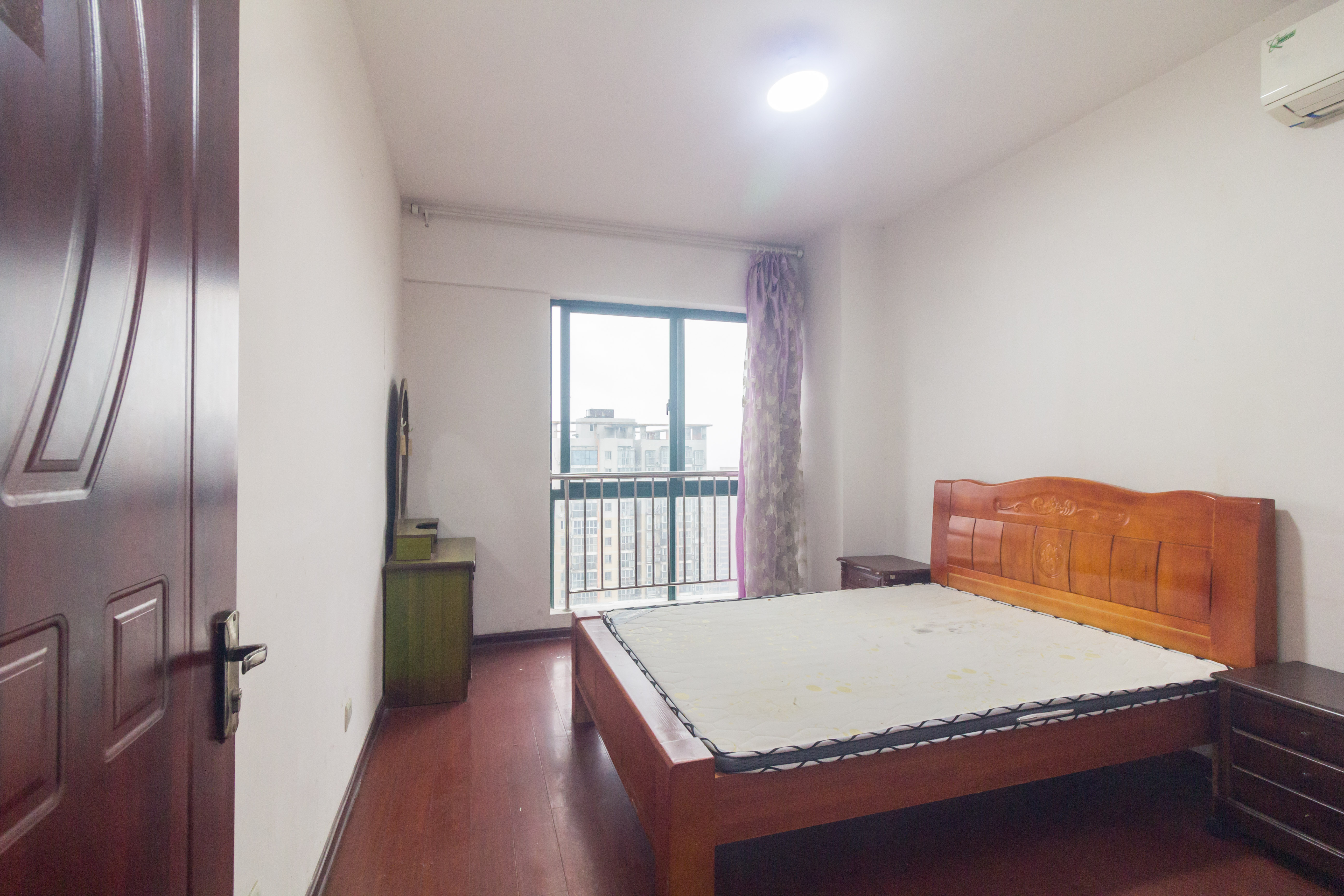 华天LOHO小镇 3室2厅1卫 36.00万 华天LOHO小镇 3室2厅1卫 36.00万卧室