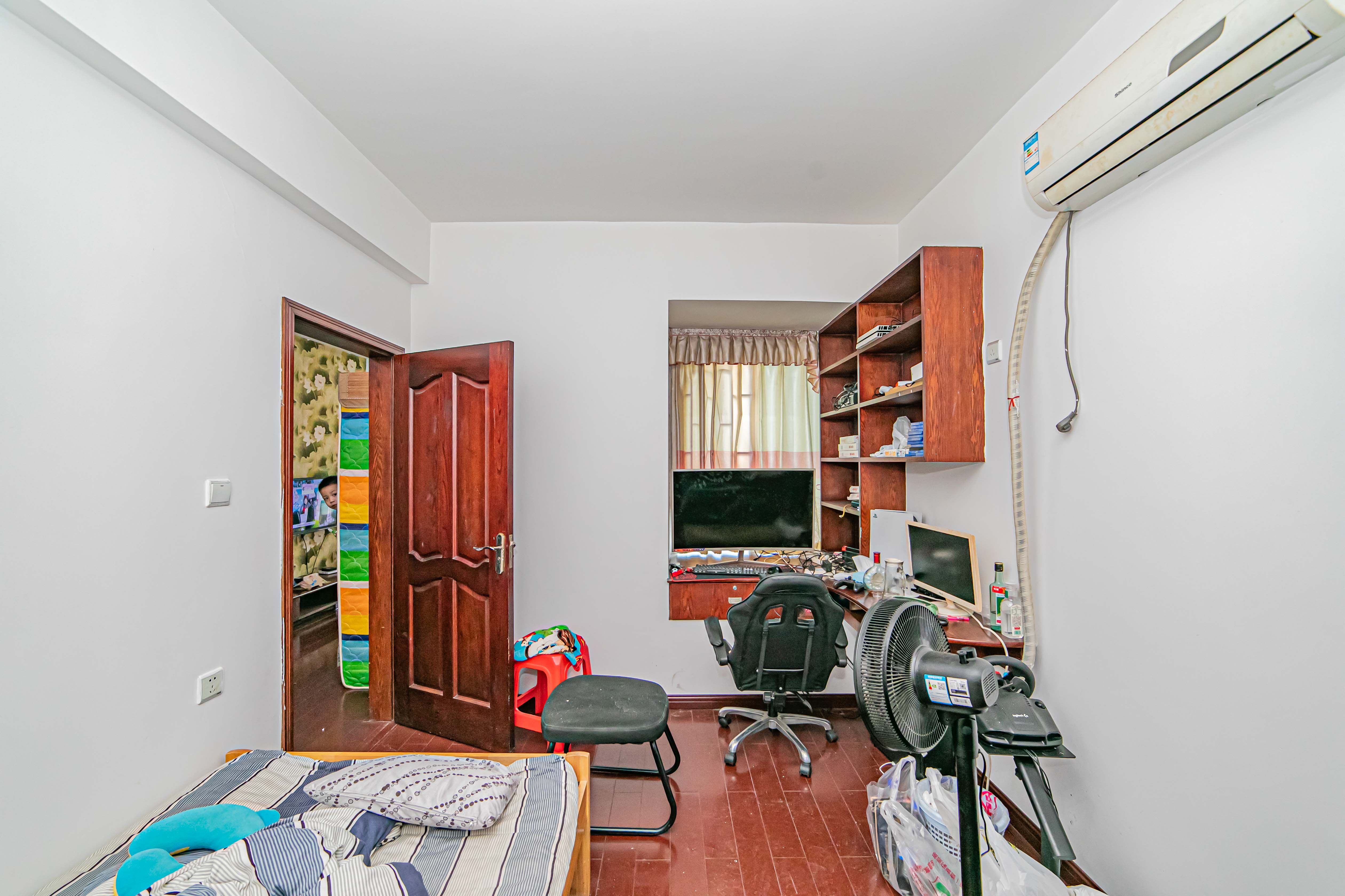 凯乐国际城  2室2厅1卫    120.0万卧室