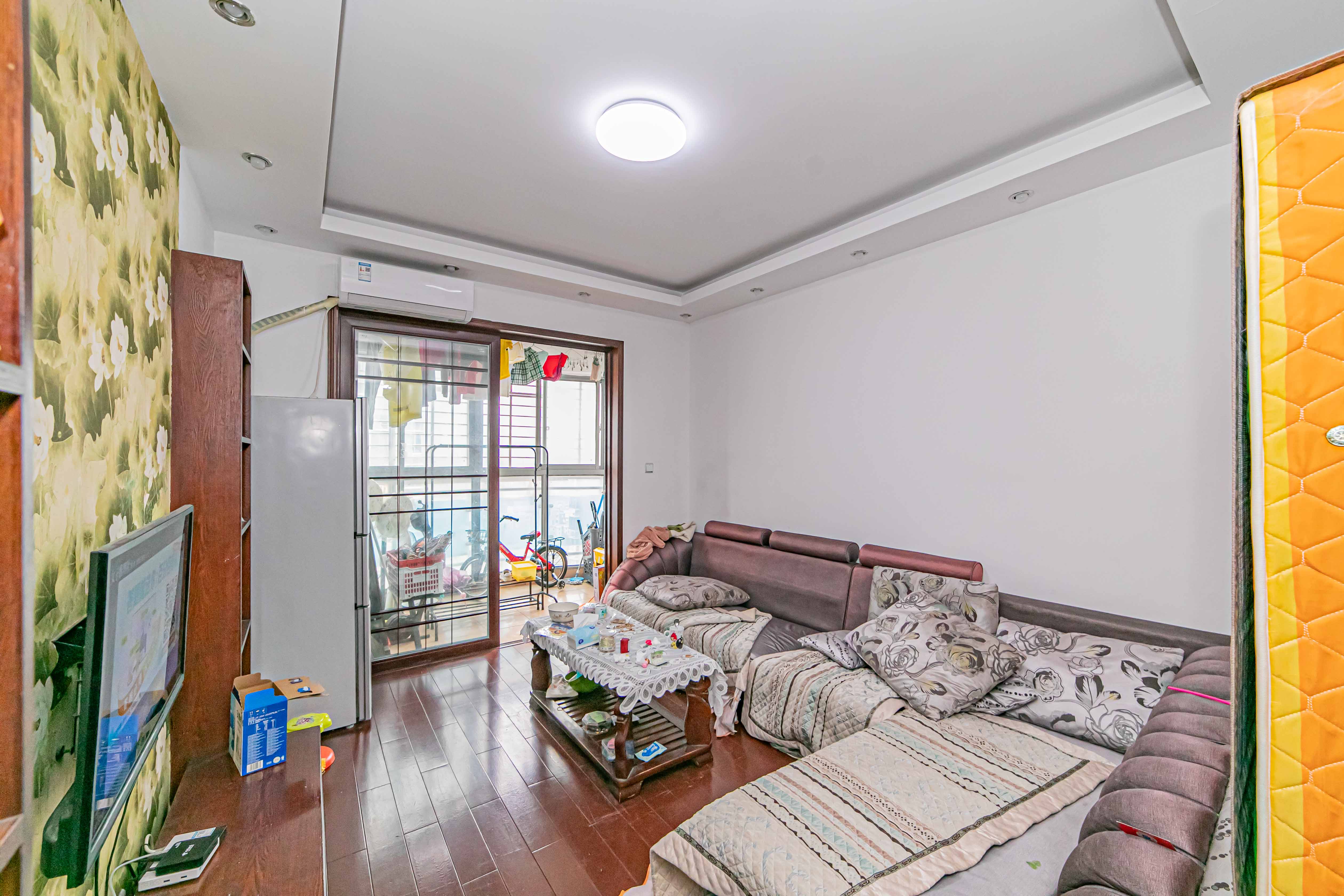 凯乐国际城  2室2厅1卫    120.0万客厅