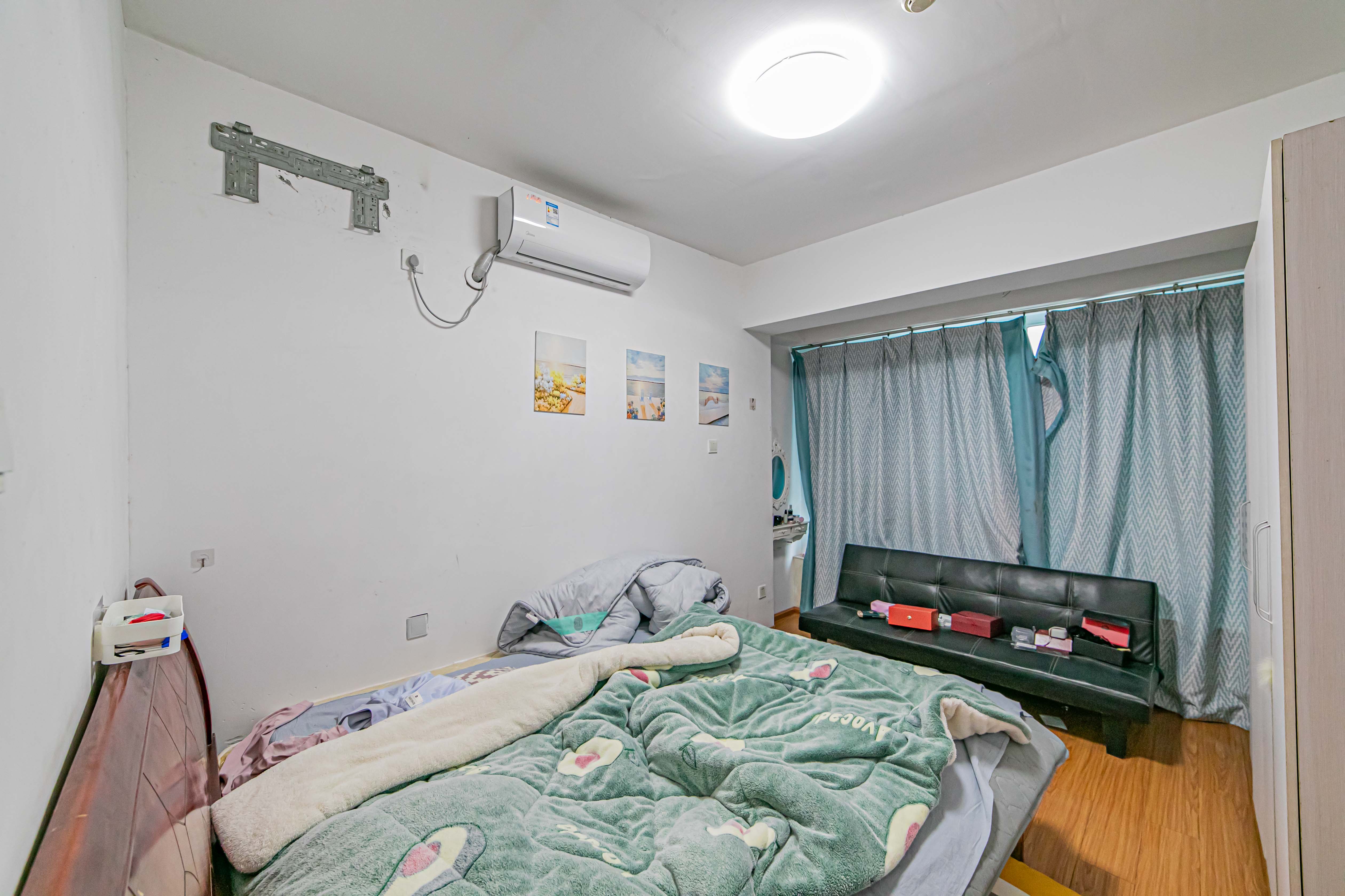 北辰三角洲D2区  2室2厅1卫    135.0万卧室