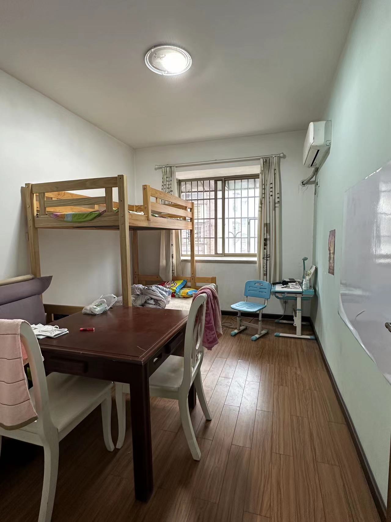 德政花苑 4室2厅1卫 68.0万 德政花苑 4室2厅1卫 68.0万室内图