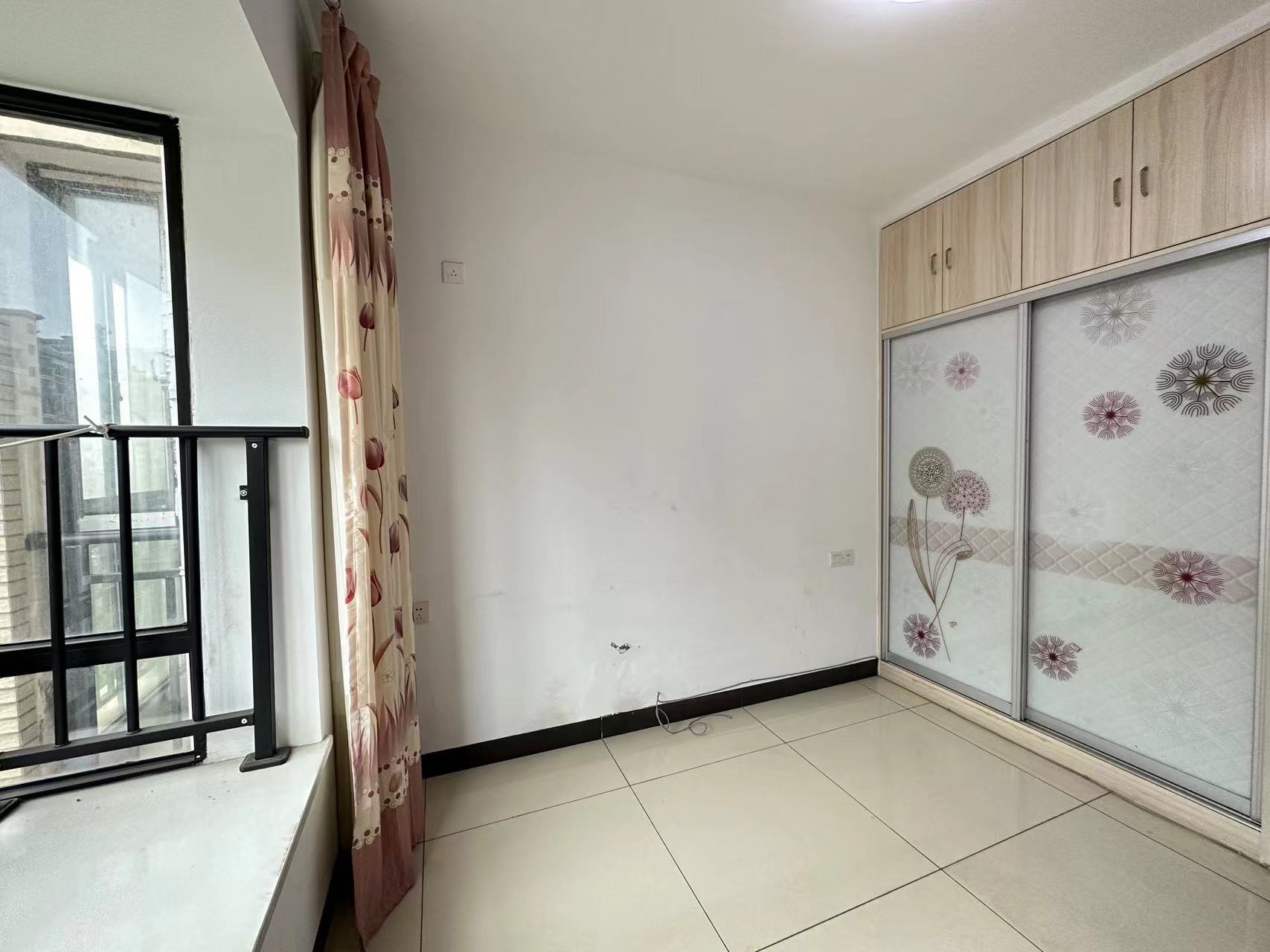 龙腾国际 3室2厅1卫 86.8万 龙腾国际 3室2厅1卫 86.8万室内图