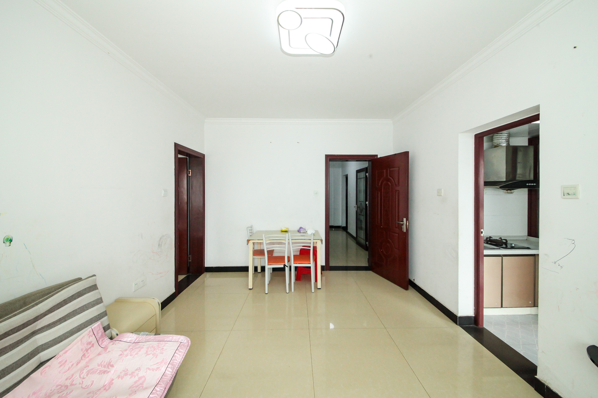 广场之星  3室2厅2卫   70.00万 广场之星  3室2厅2卫   70.00万