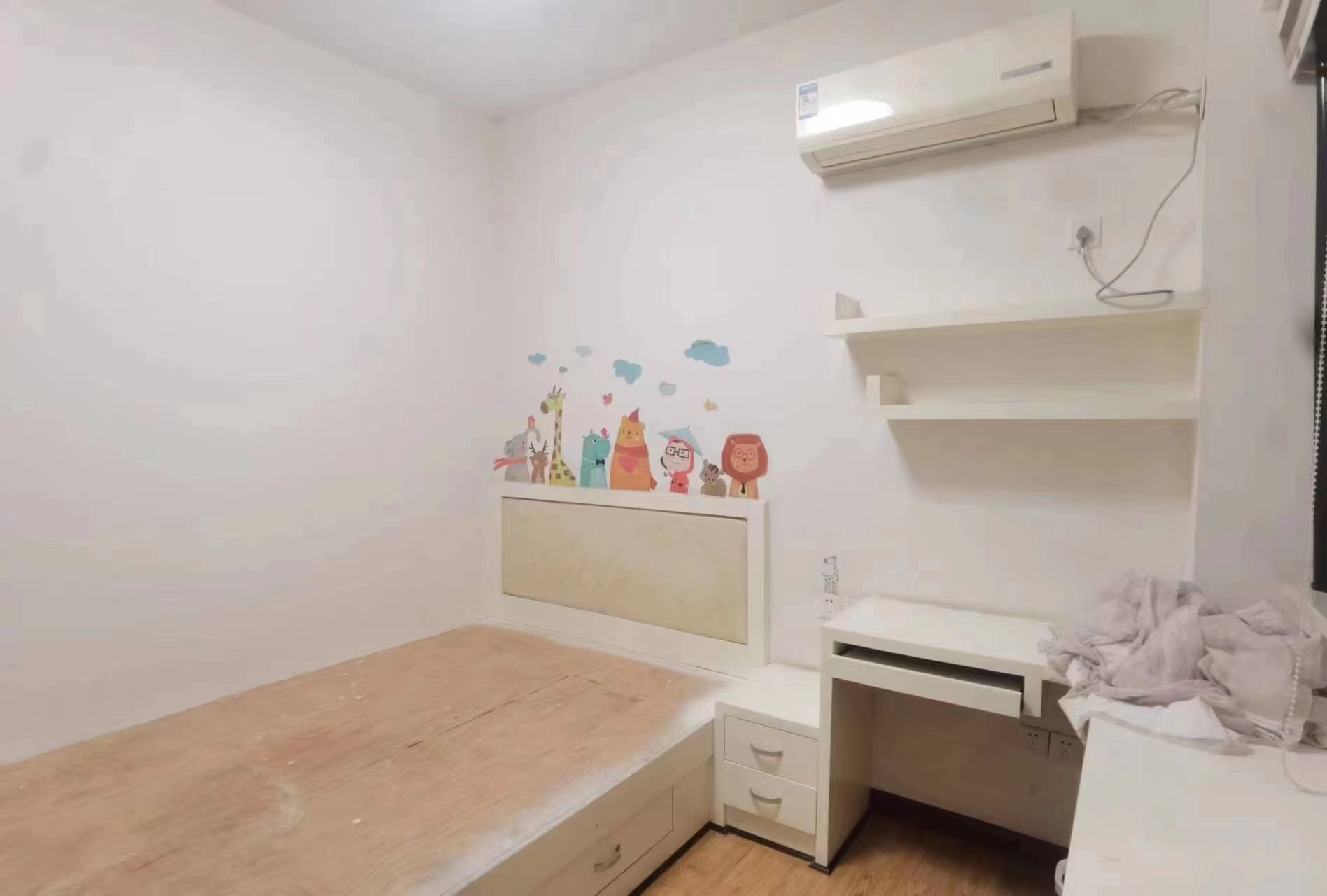 建鑫二期  2室2厅1卫   45.60万客厅