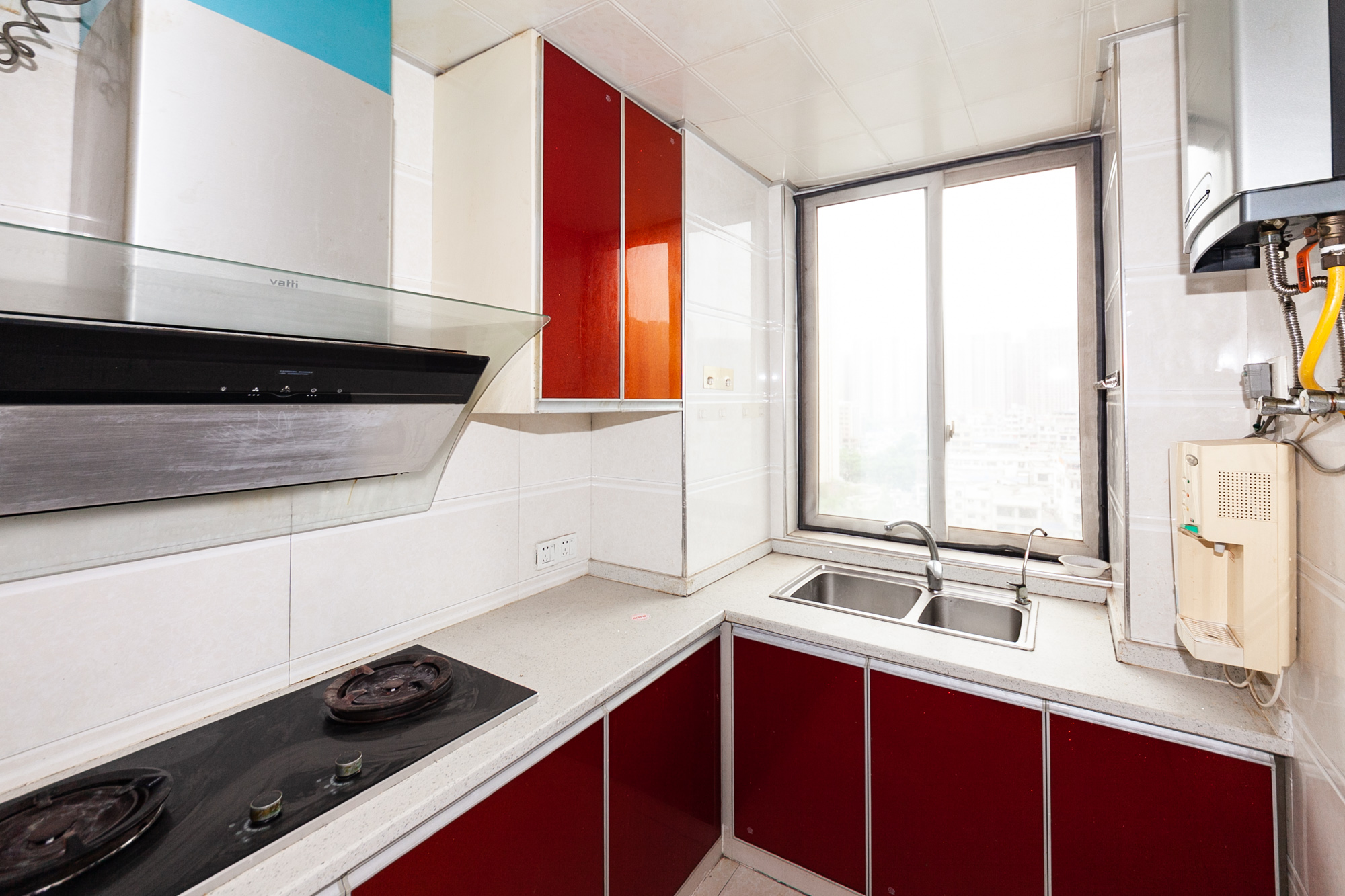 双盈卧龙湾 4室2厅2卫 124.80万 双盈卧龙湾 4室2厅2卫 124.80万厨房