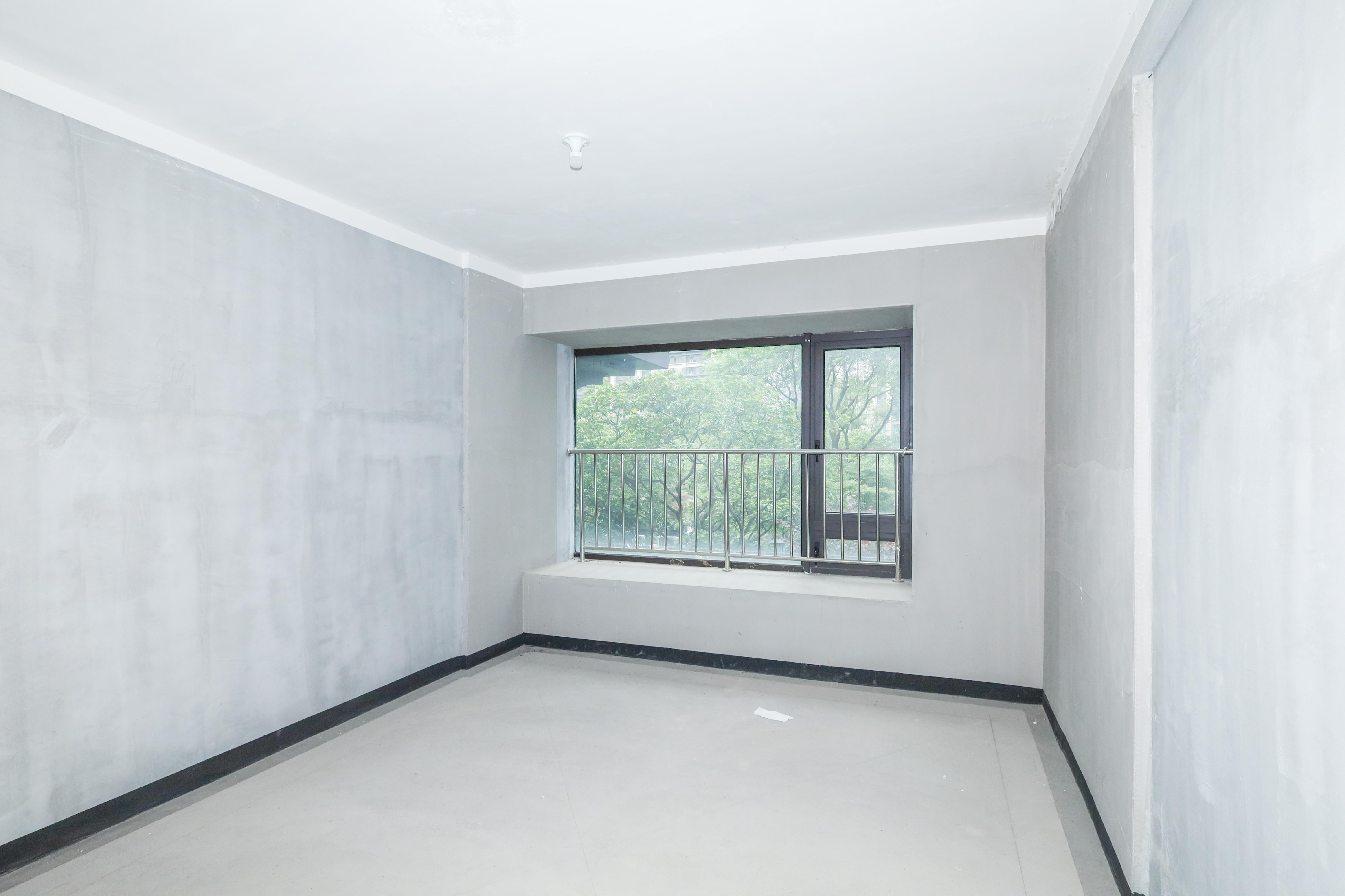 建發(fā)央著  6室2廳3衛(wèi)    285.0萬(wàn)客廳