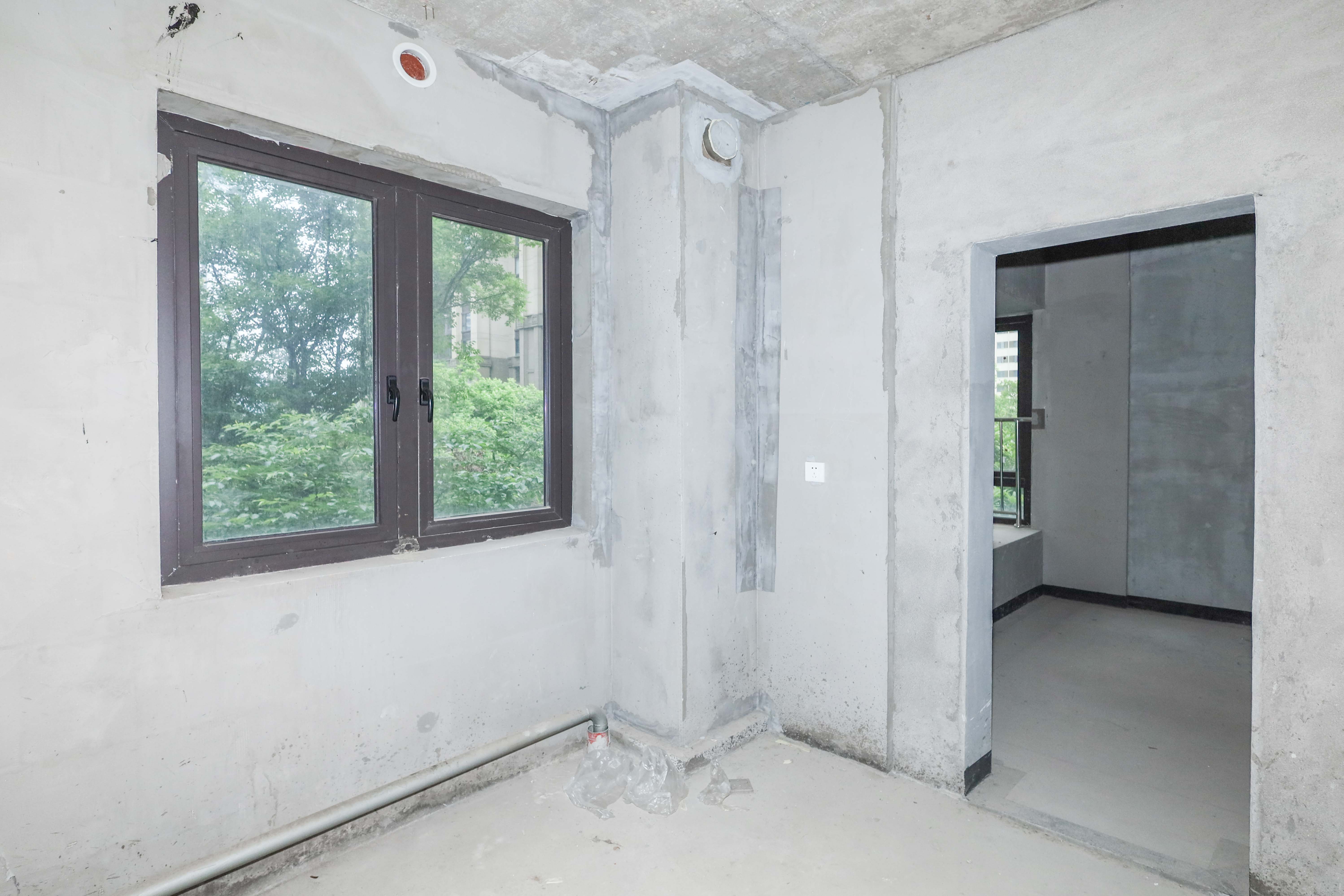 建發(fā)央著  6室2廳3衛(wèi)    285.0萬(wàn)廚房