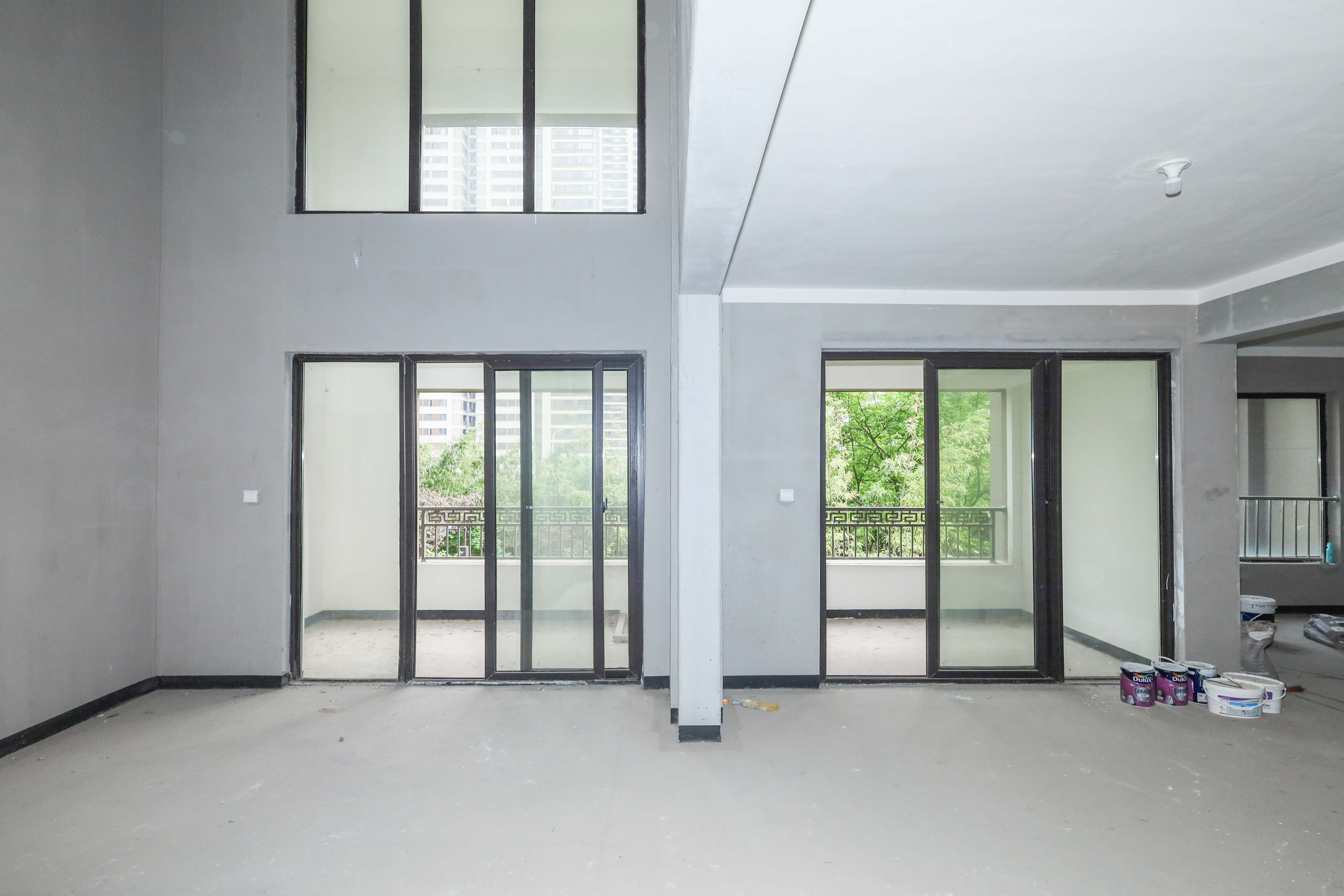 建發(fā)央著  6室2廳3衛(wèi)    285.0萬(wàn)客廳