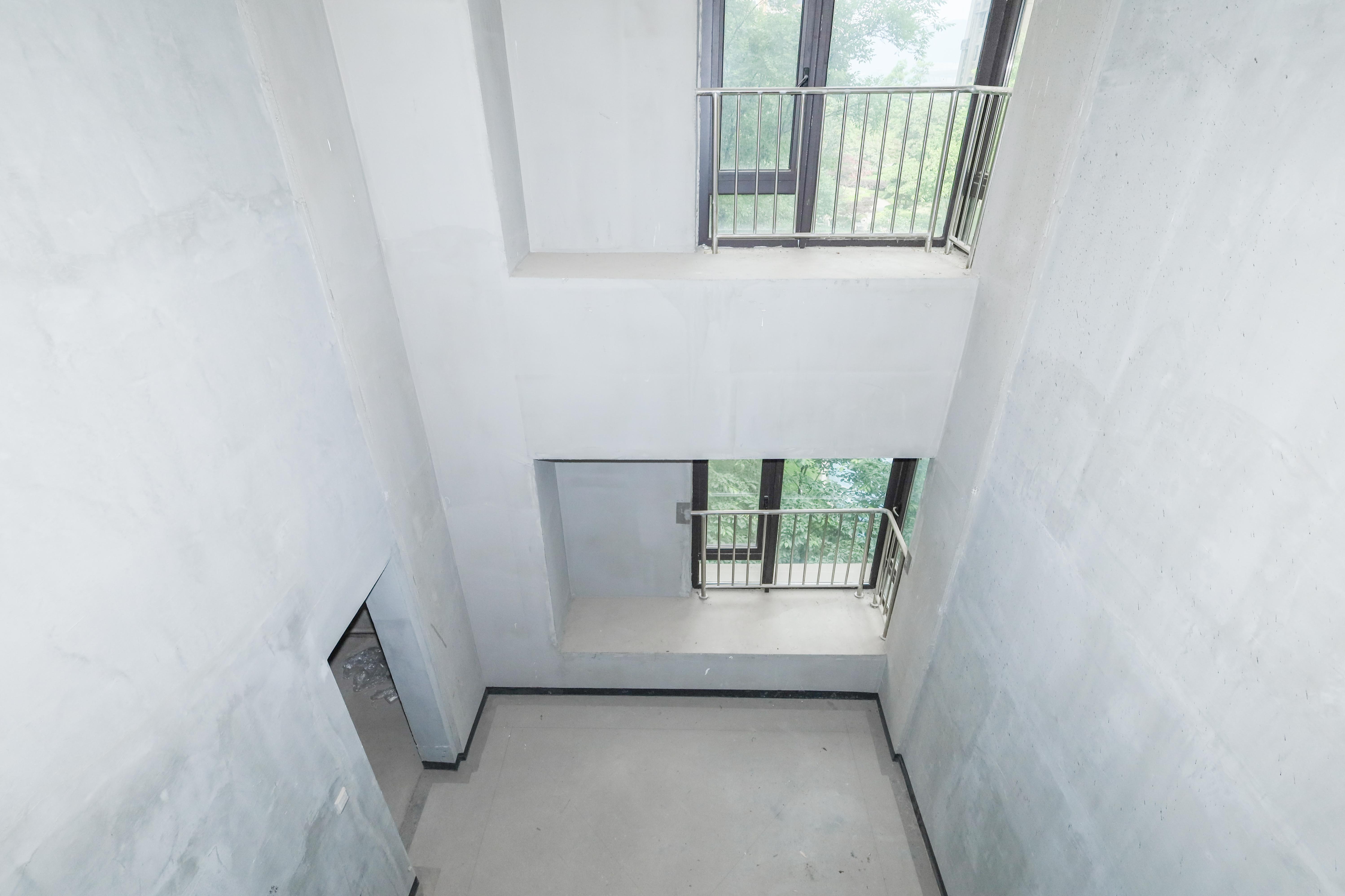 建發(fā)央著  6室2廳3衛(wèi)    285.0萬(wàn)其他