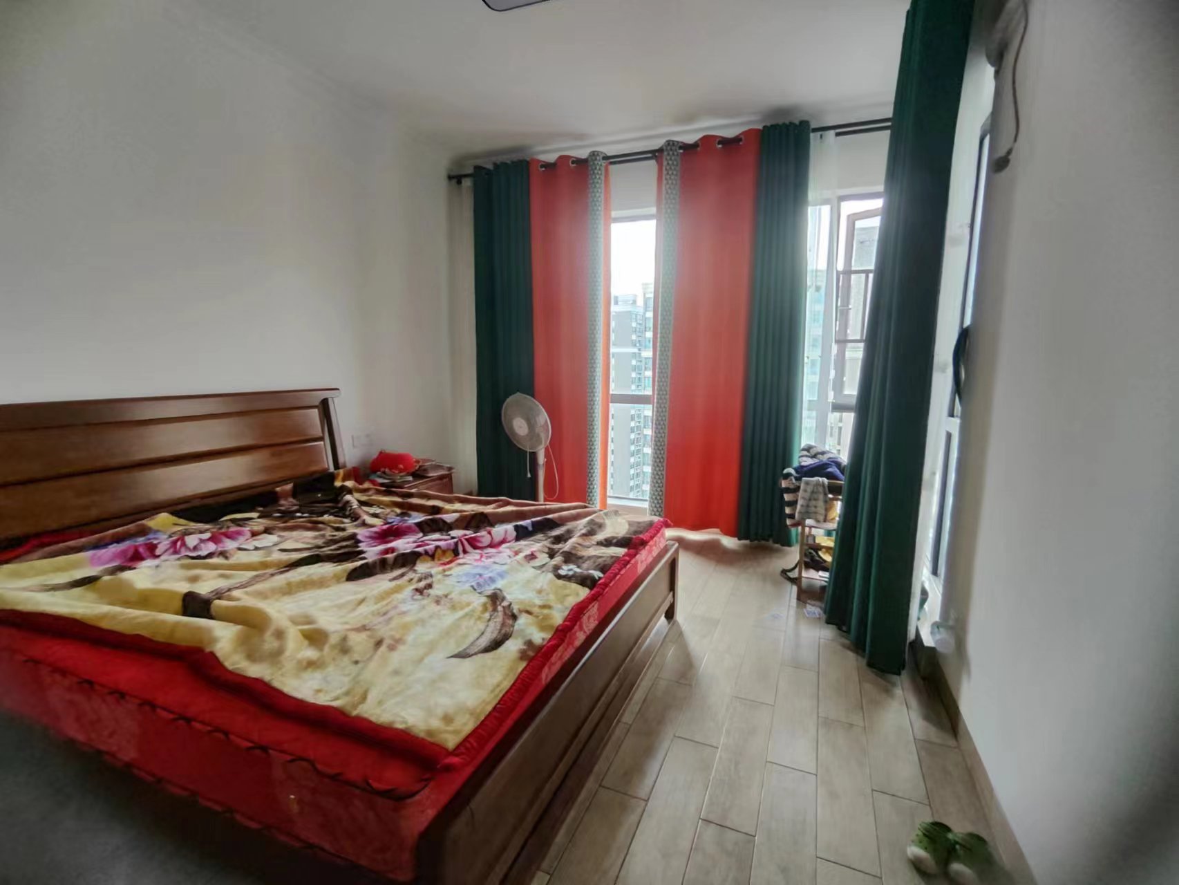 春藤小镇  4室2厅2卫    127.0万 春藤小镇  4室2厅2卫    127.0万室内图