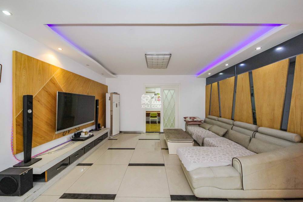 阳光100一期、四五期  5室2厅2卫    174.0万