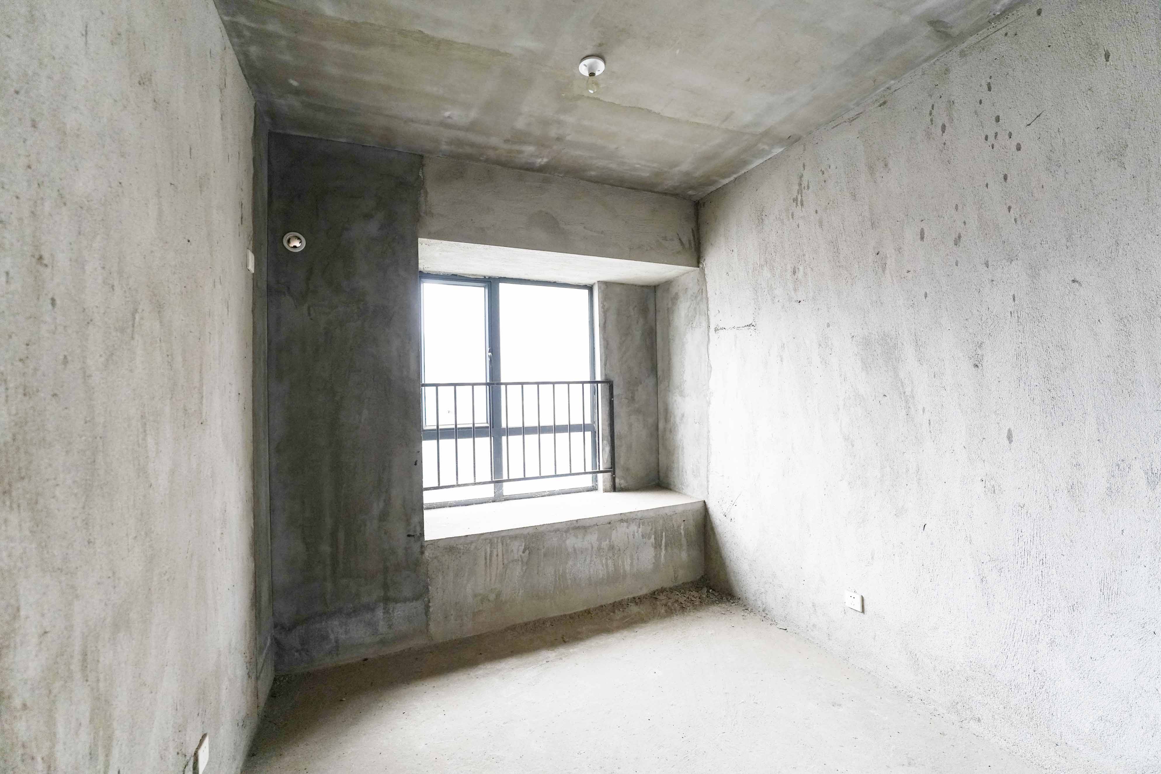 恒生碧水龙庭  3室1厅2卫   80.00万卧室