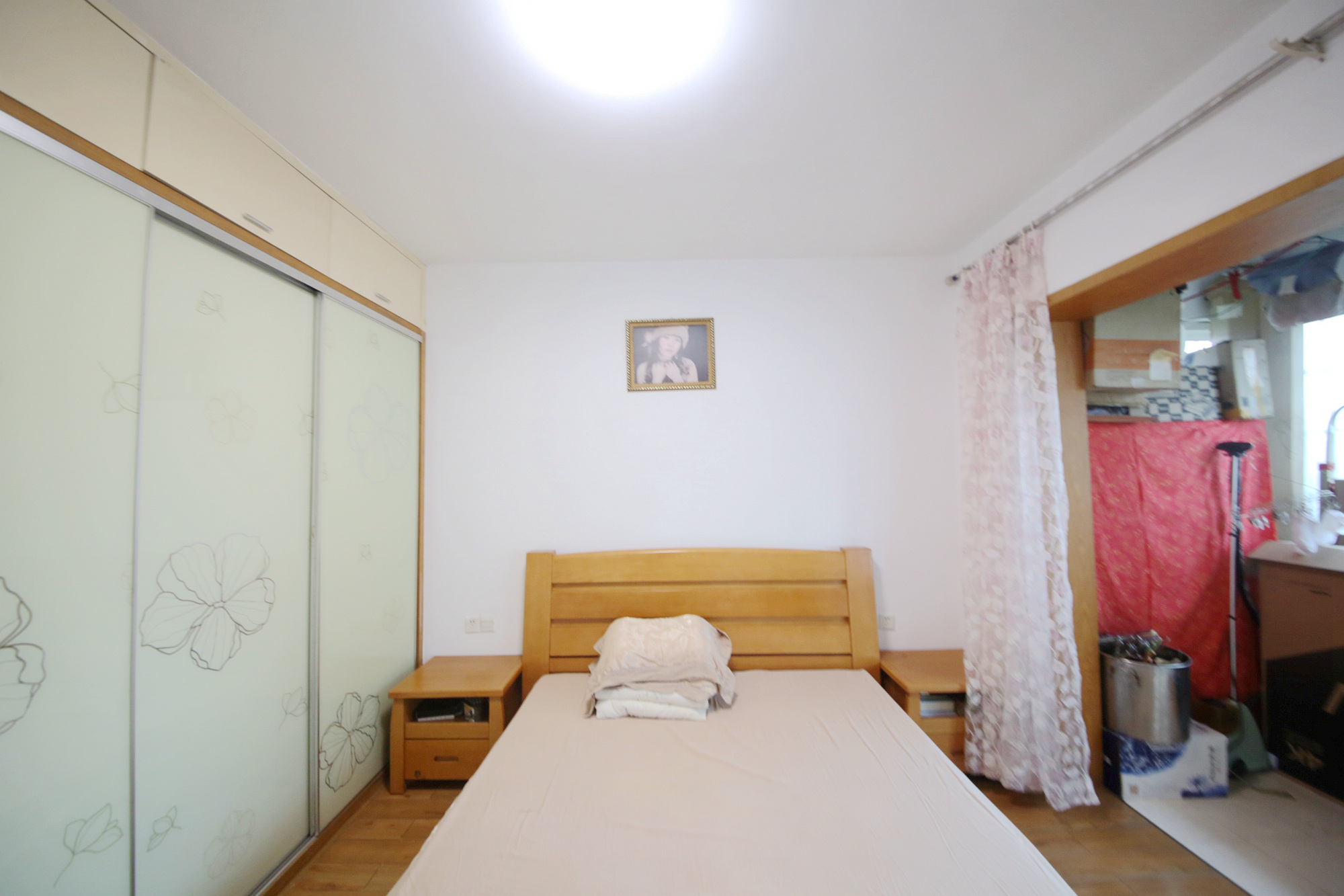 紫薇鑫园  4室2厅2卫   135.00万卧室