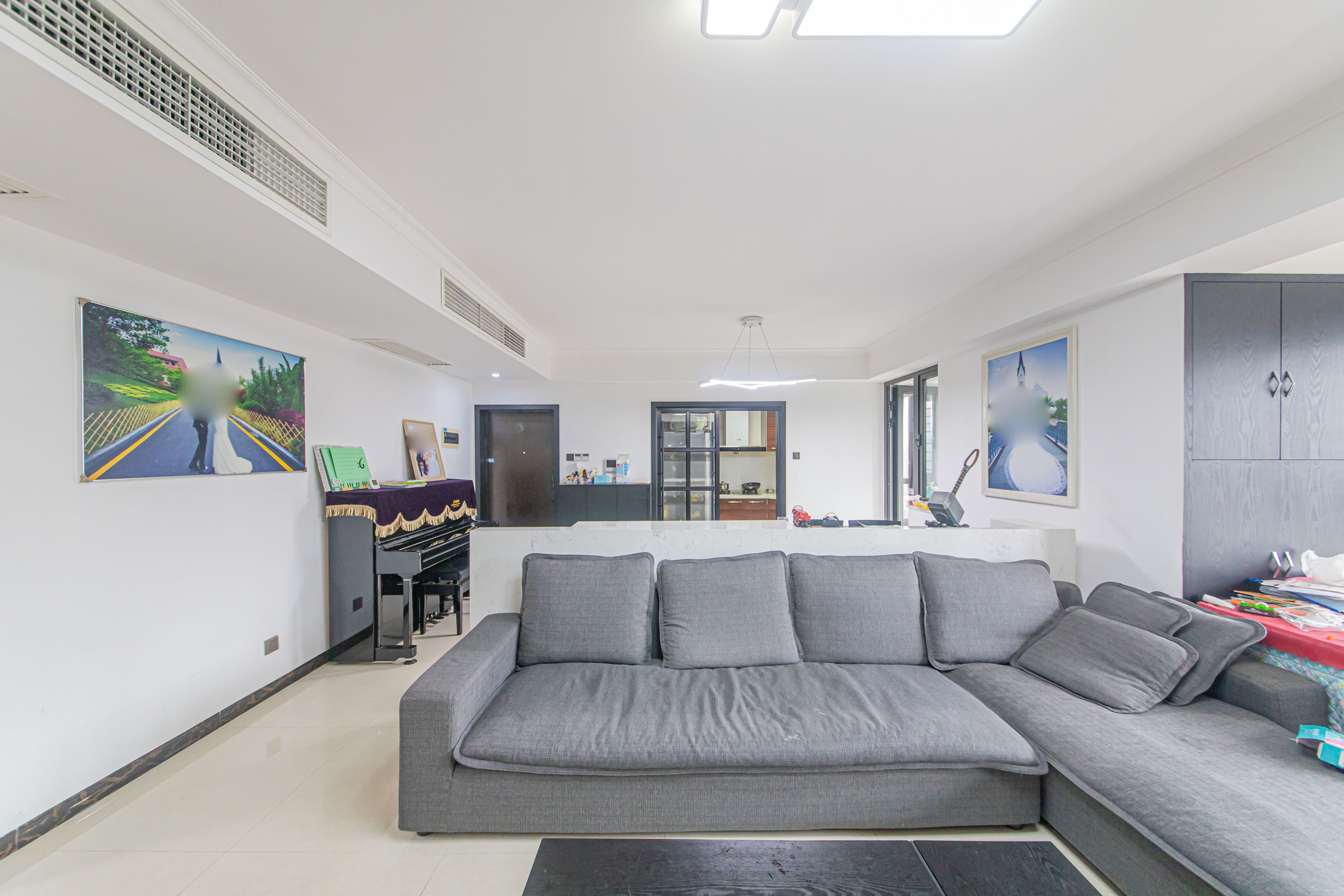 湘江雅颂居 3室2厅2卫 178.00万 湘江雅颂居 3室2厅2卫 178.00万客厅