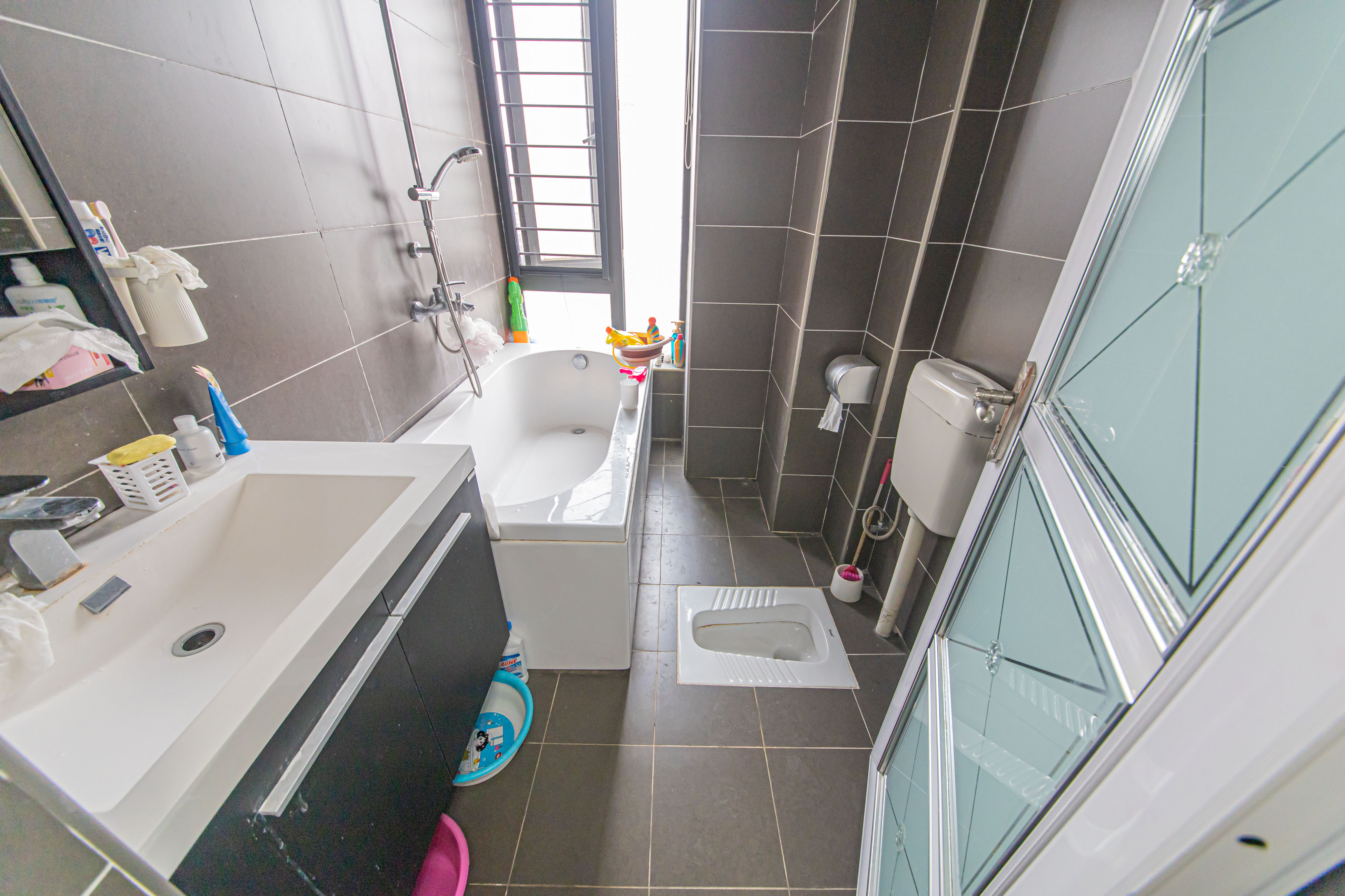 湘江雅颂居 3室2厅2卫 178.00万 湘江雅颂居 3室2厅2卫 178.00万卫生间