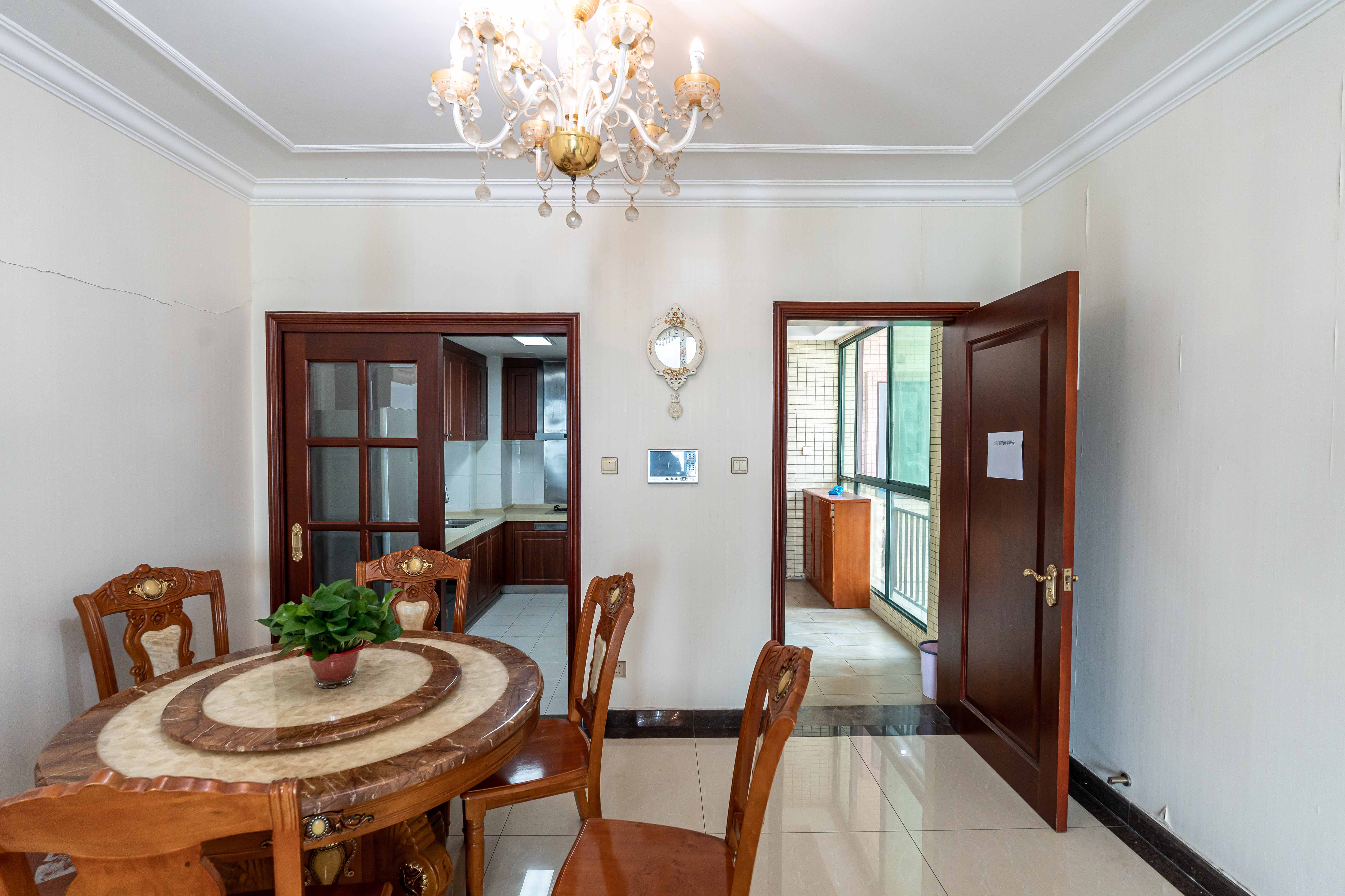 恒大绿洲  3室2厅2卫   118.00万 恒大绿洲  3室2厅2卫   118.00万客厅