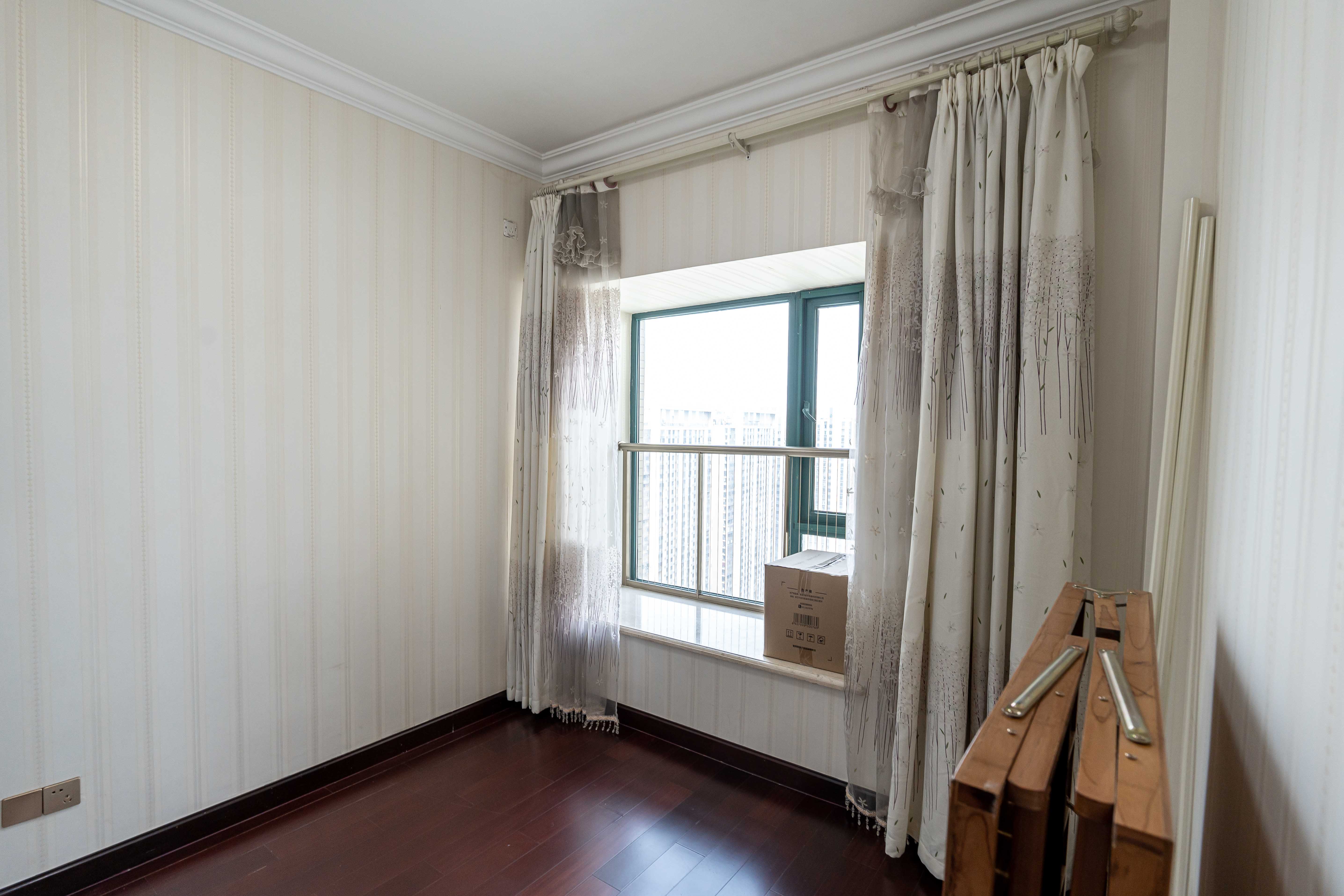 恒大绿洲  3室2厅2卫   118.00万 恒大绿洲  3室2厅2卫   118.00万卧室