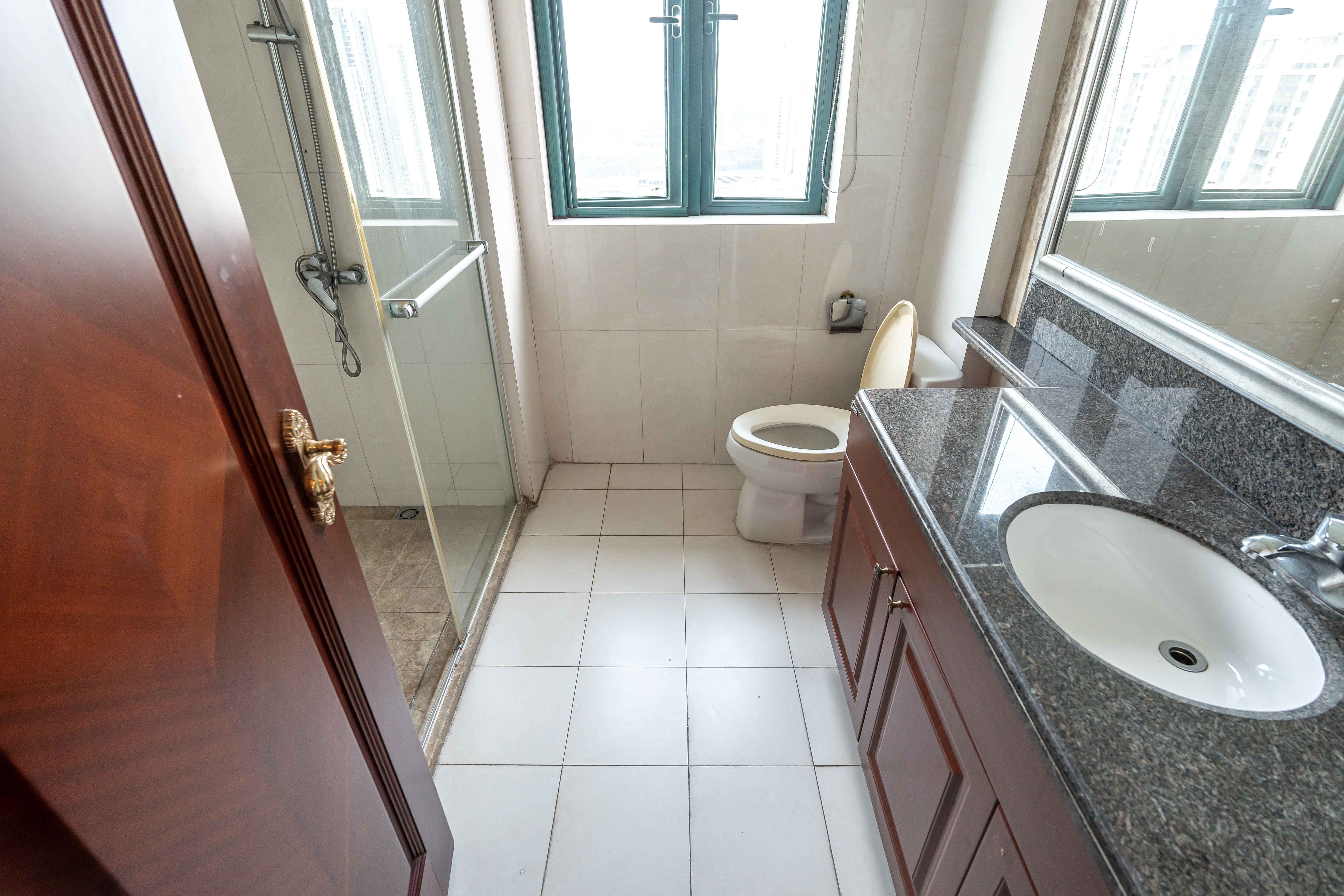 恒大绿洲  3室2厅2卫   118.00万 恒大绿洲  3室2厅2卫   118.00万卫生间