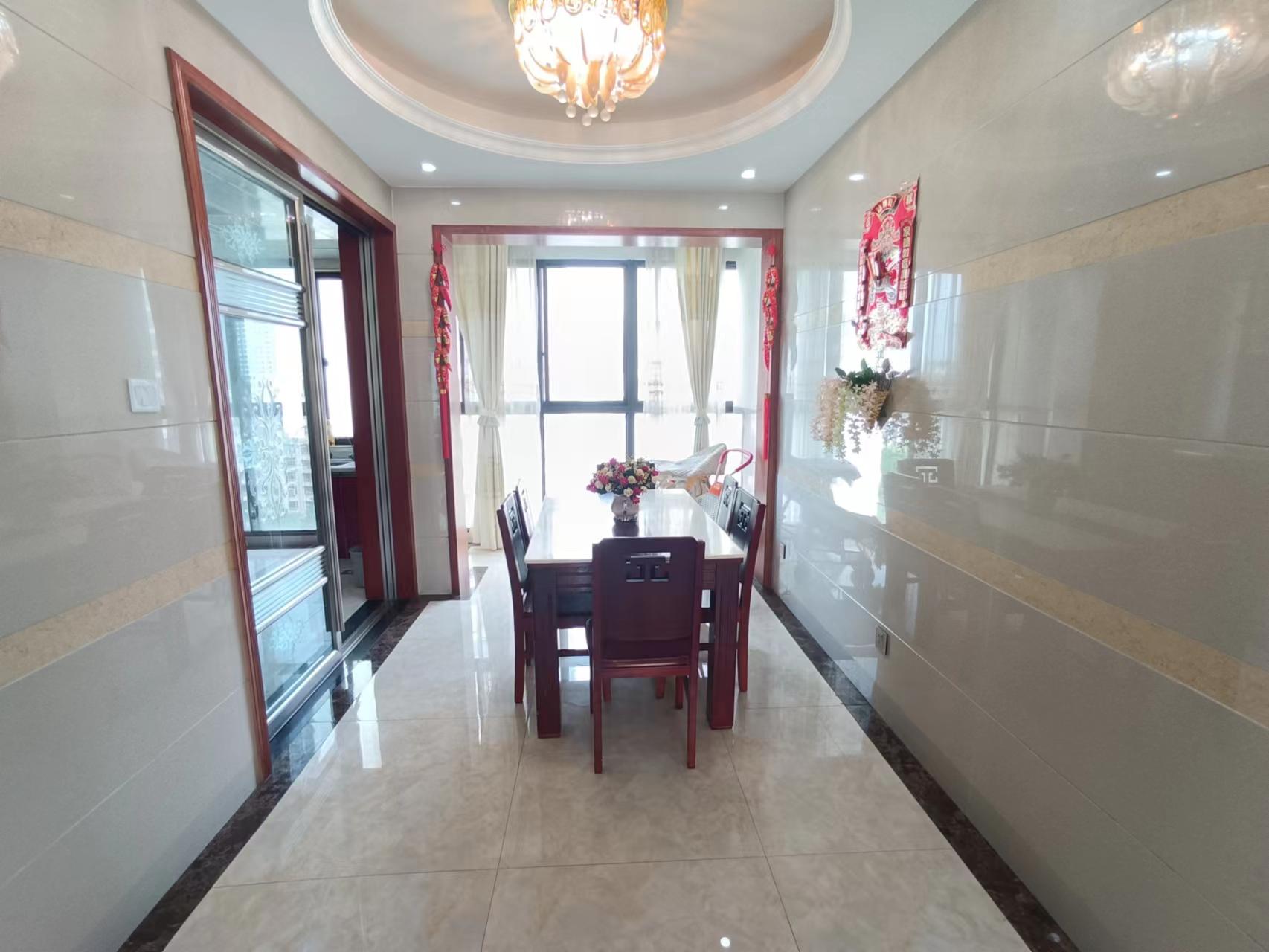 曼哈顿花园 4室2厅1卫 95.00万 曼哈顿花园 4室2厅1卫 95.00万室内图