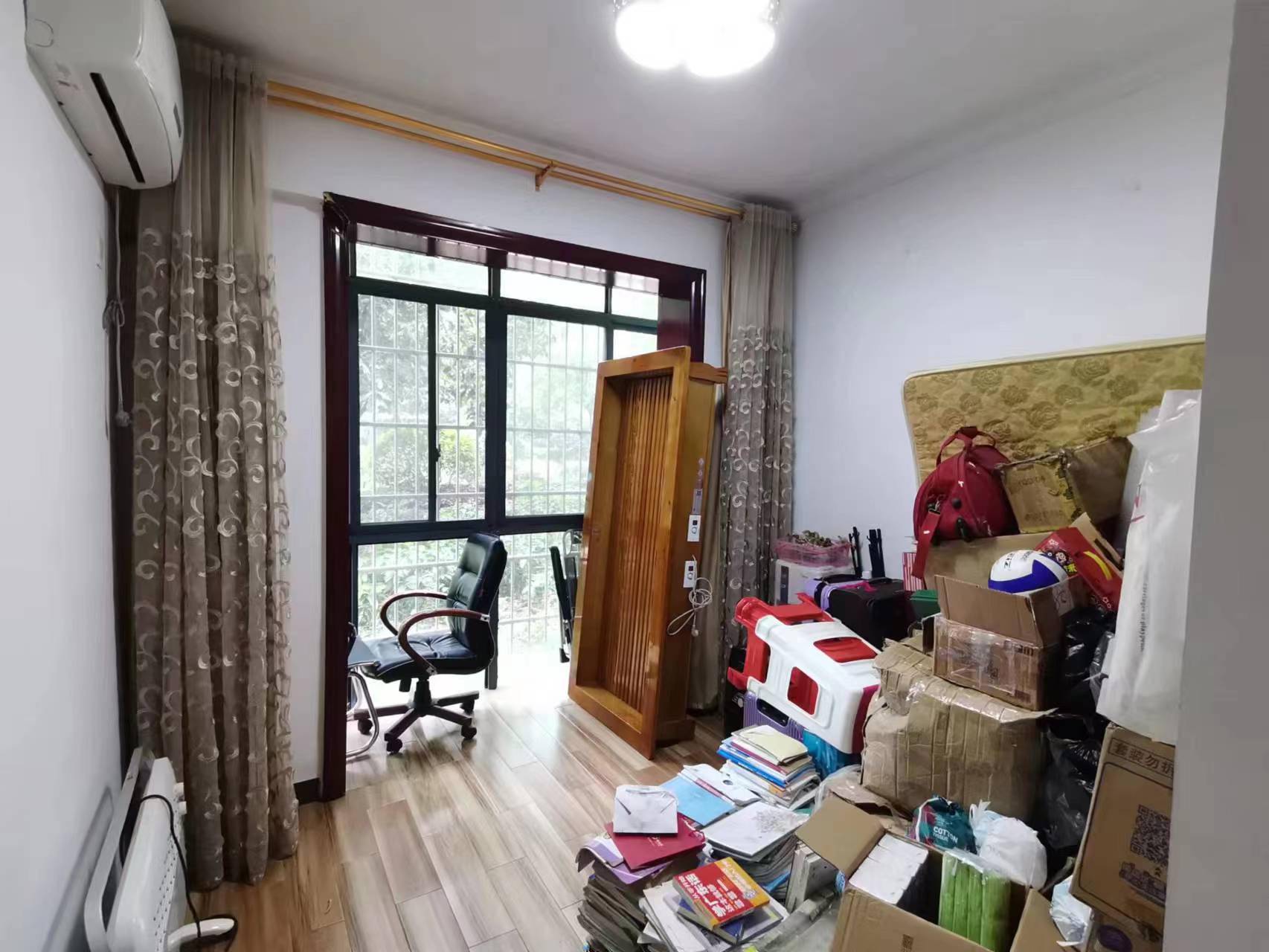 金碧花园 4室2厅2卫 91.80万 金碧花园 4室2厅2卫 91.80万室内图