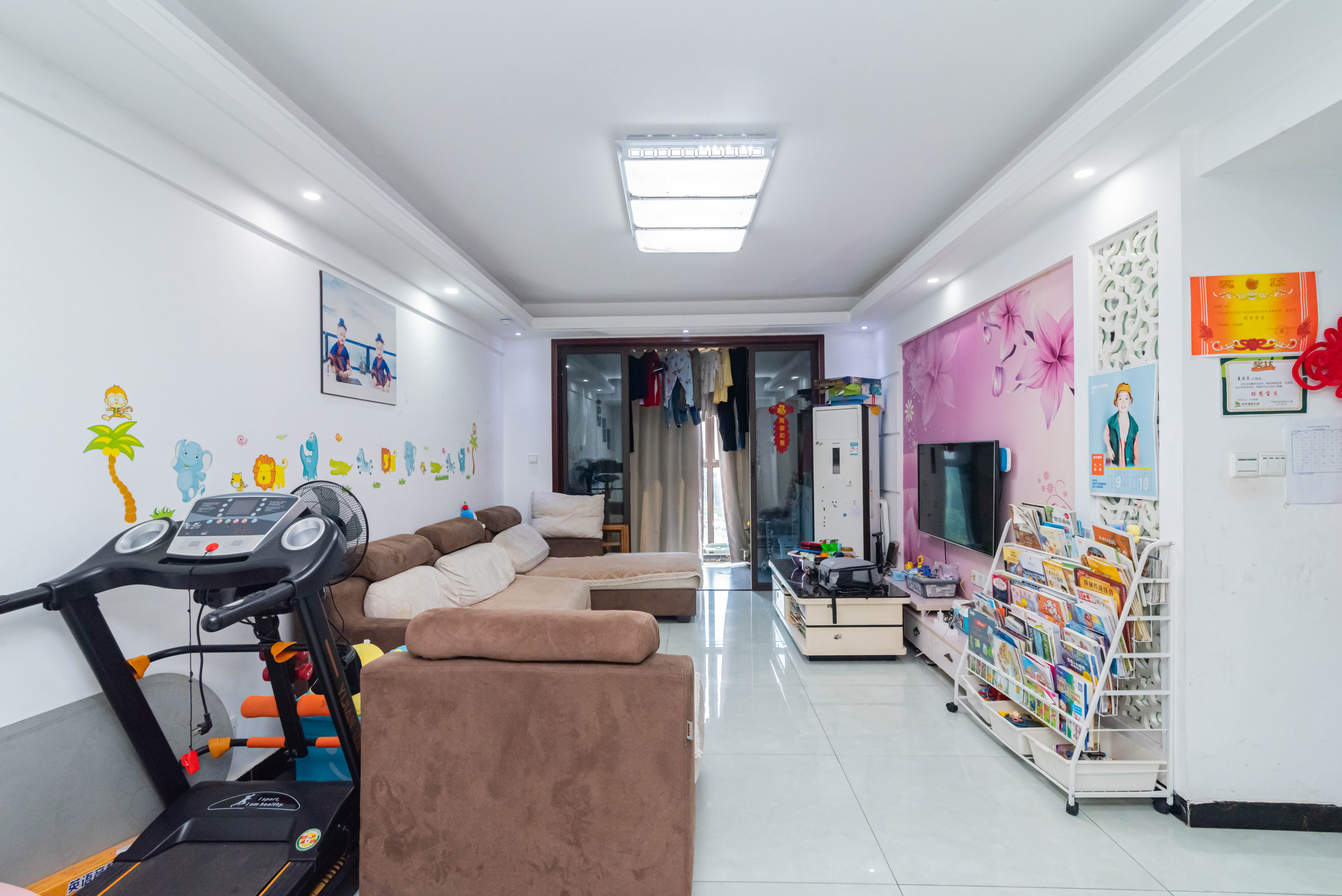 海洋半岛(月珑湾)  3室2厅1卫    81.0万 海洋半岛(月珑湾)  3室2厅1卫    81.0万客厅