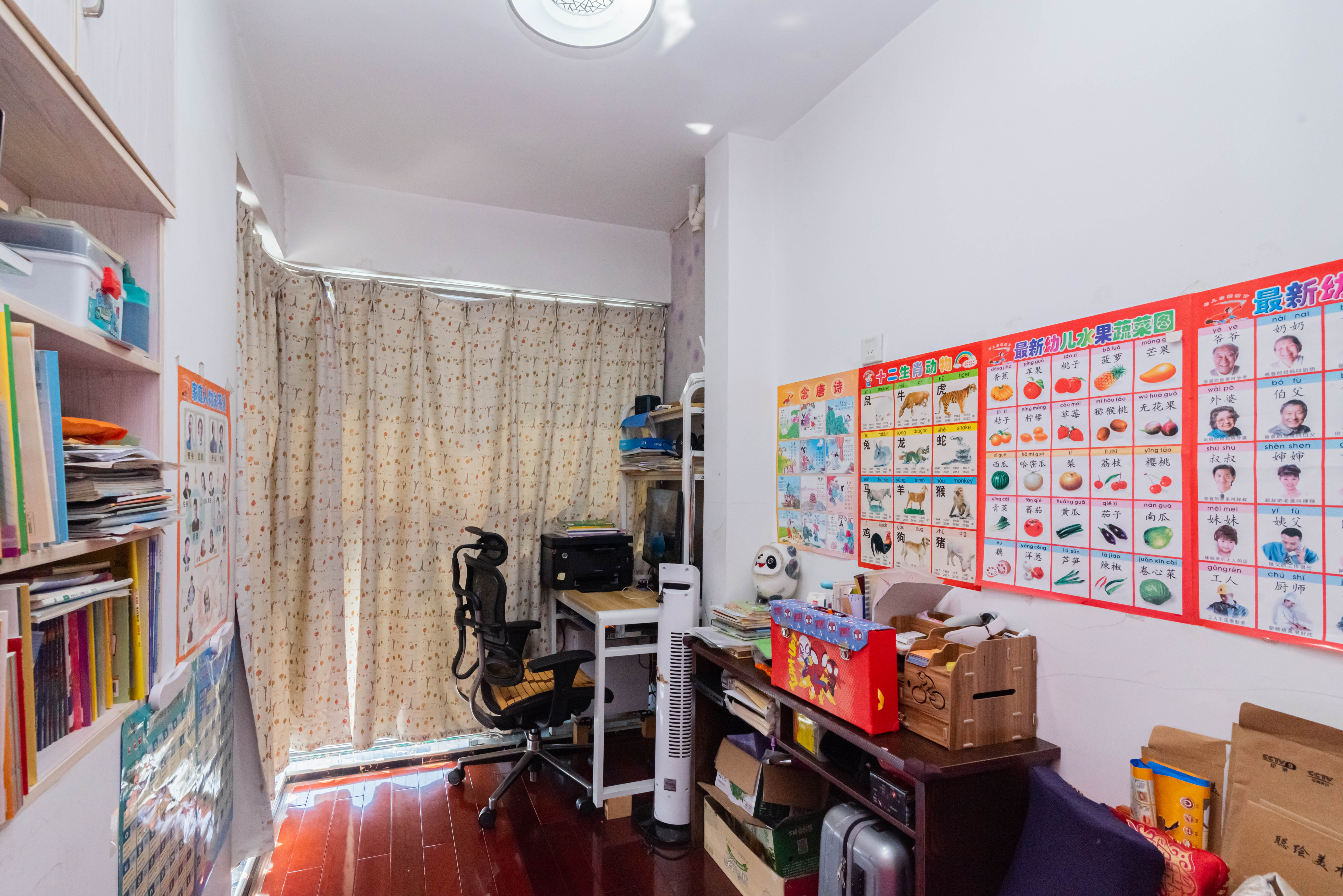 海洋半岛(月珑湾)  3室2厅1卫    81.0万 海洋半岛(月珑湾)  3室2厅1卫    81.0万卧室