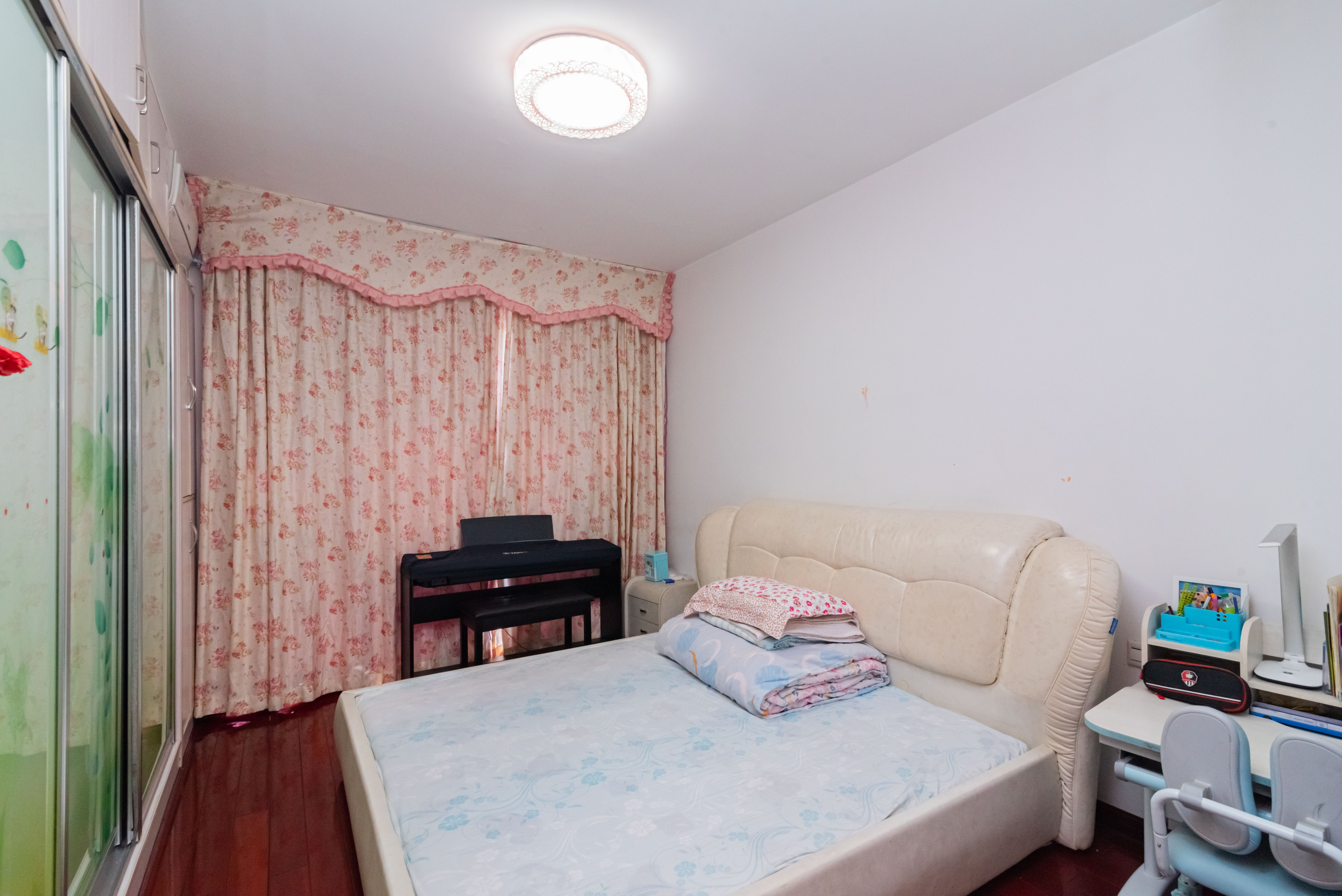 海洋半岛(月珑湾)  3室2厅1卫    81.0万 海洋半岛(月珑湾)  3室2厅1卫    81.0万卧室