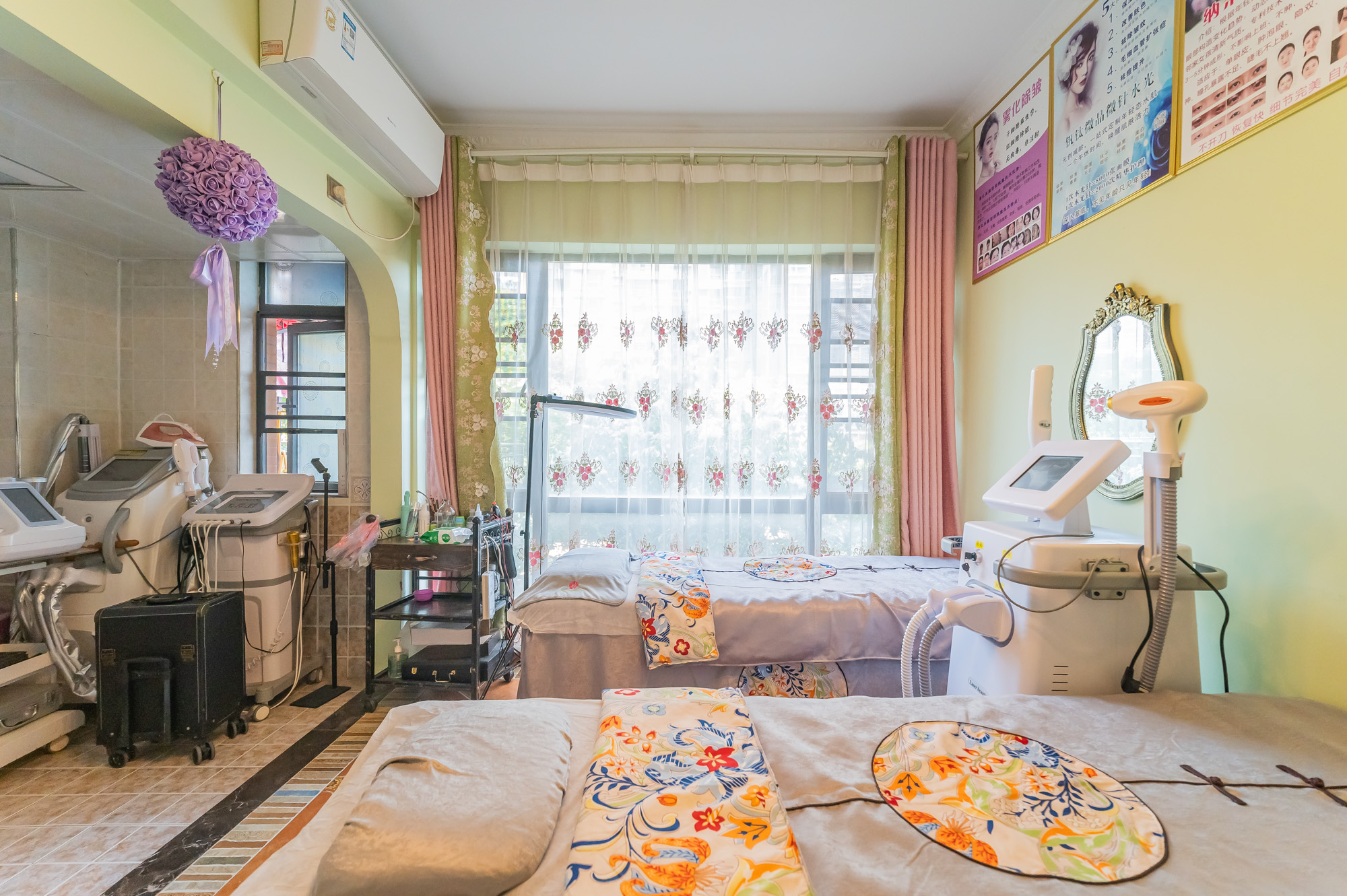 海伦春天  3室2厅2卫   100.00万 海伦春天  3室2厅2卫   100.00万卧室