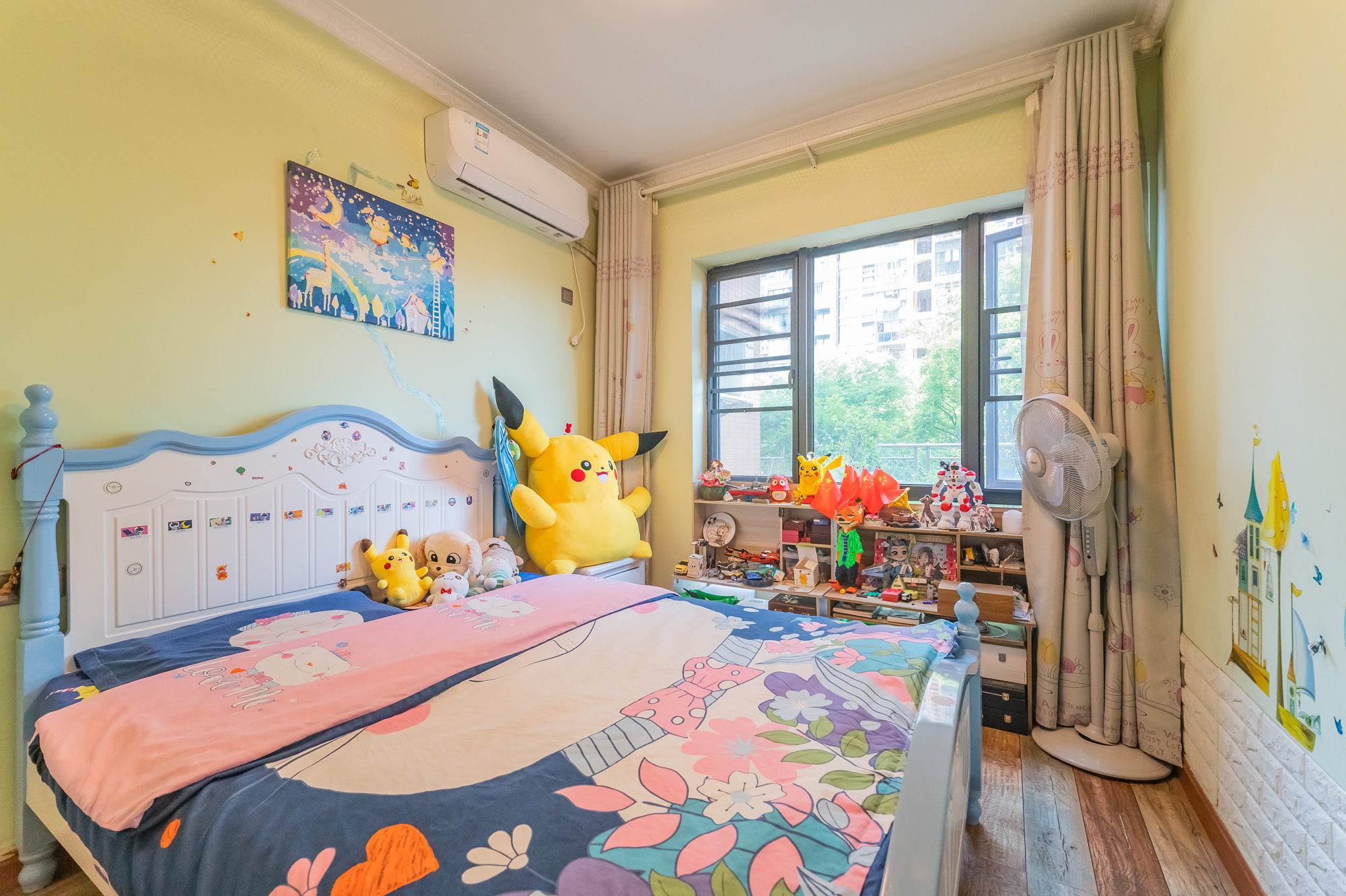 海伦春天  3室2厅2卫   100.00万 海伦春天  3室2厅2卫   100.00万卧室