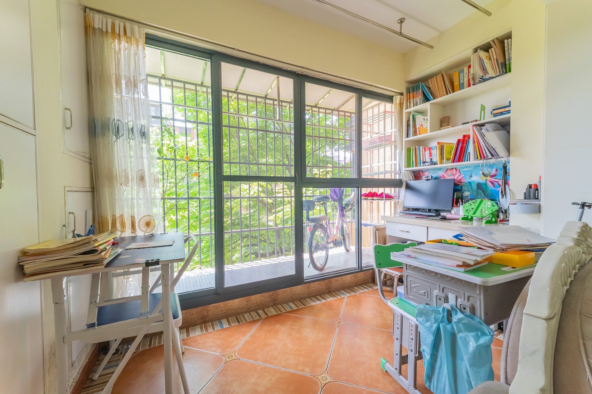 海伦春天  3室2厅2卫   100.00万 海伦春天  3室2厅2卫   100.00万阳台