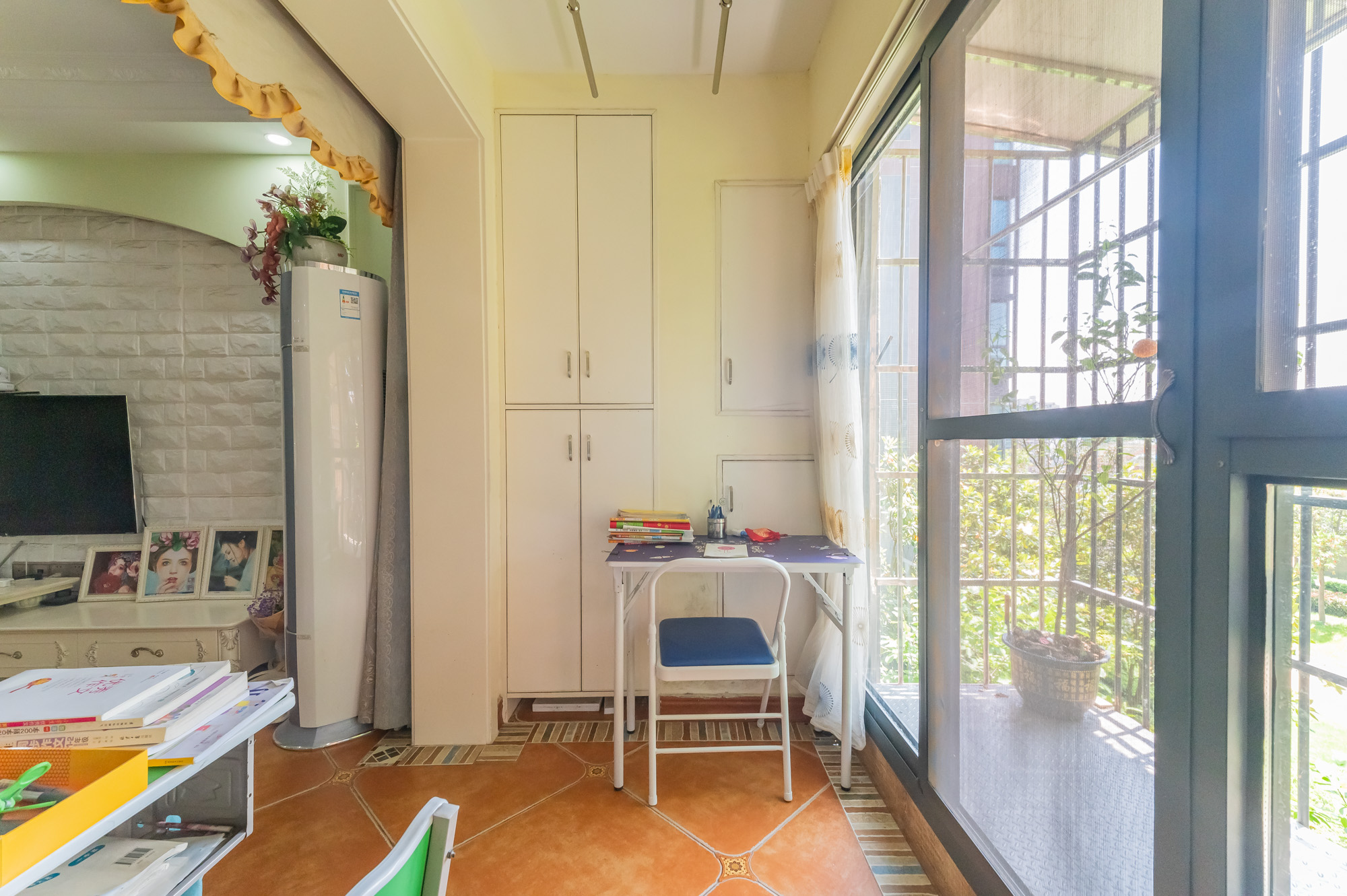 海伦春天  3室2厅2卫   100.00万 海伦春天  3室2厅2卫   100.00万阳台