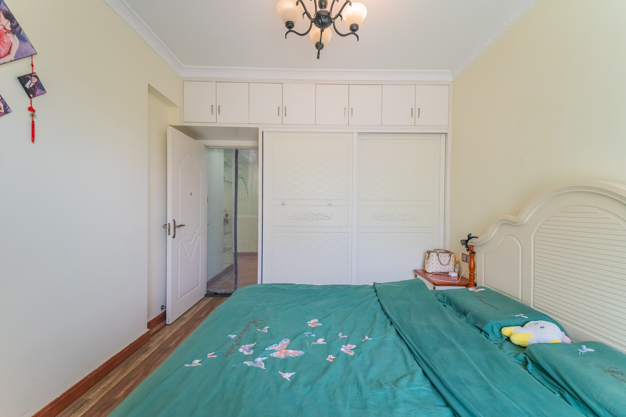 海伦春天  3室2厅2卫   100.00万 海伦春天  3室2厅2卫   100.00万卧室