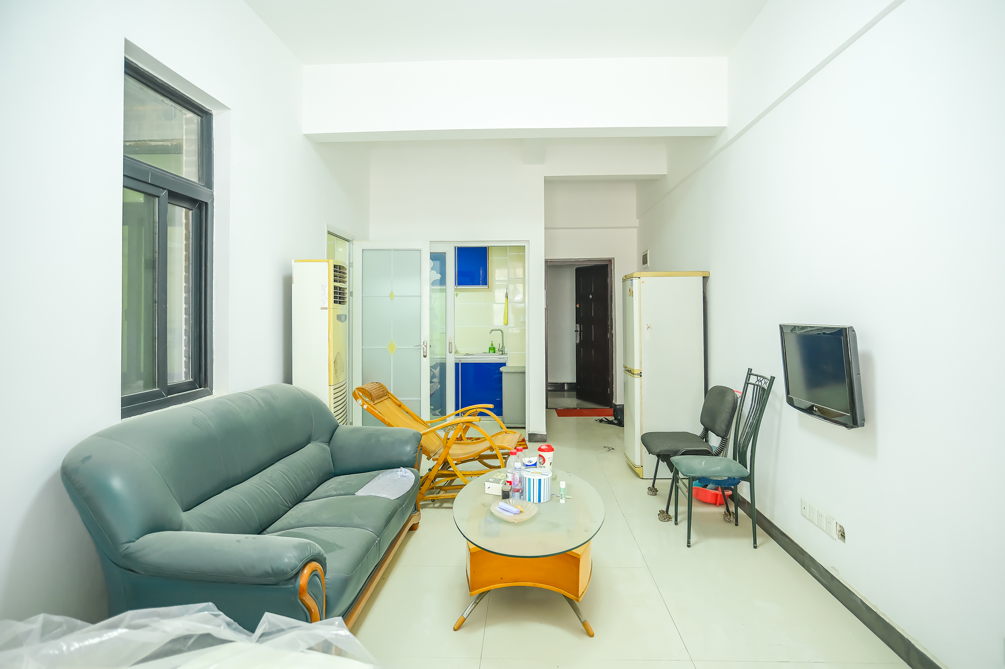 红树湾  1室1厅1卫   25.00万 红树湾  1室1厅1卫   25.00万客厅