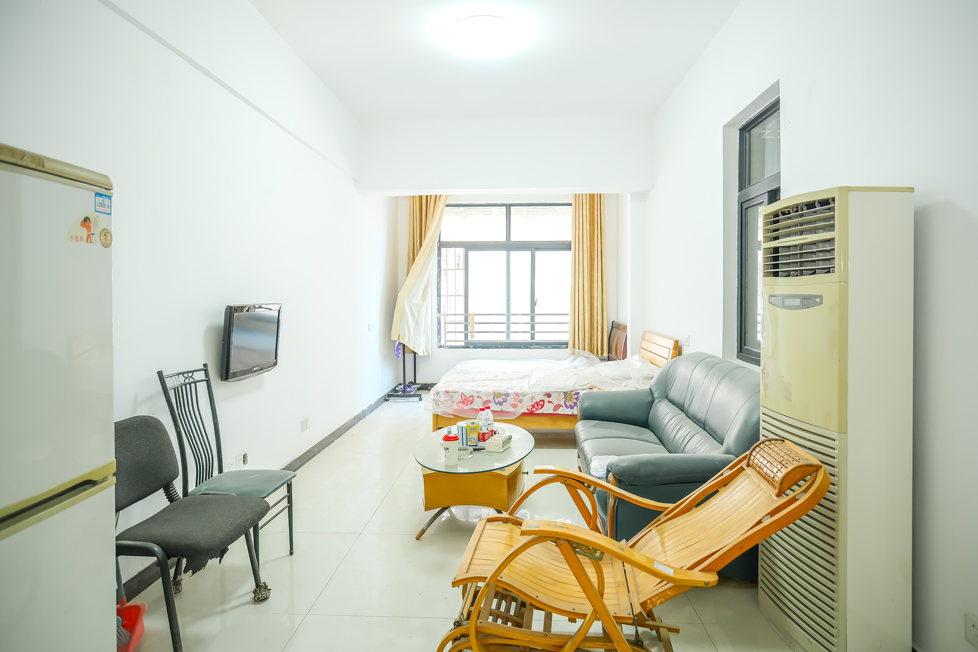 红树湾  1室1厅1卫   25.00万 红树湾  1室1厅1卫   25.00万客厅