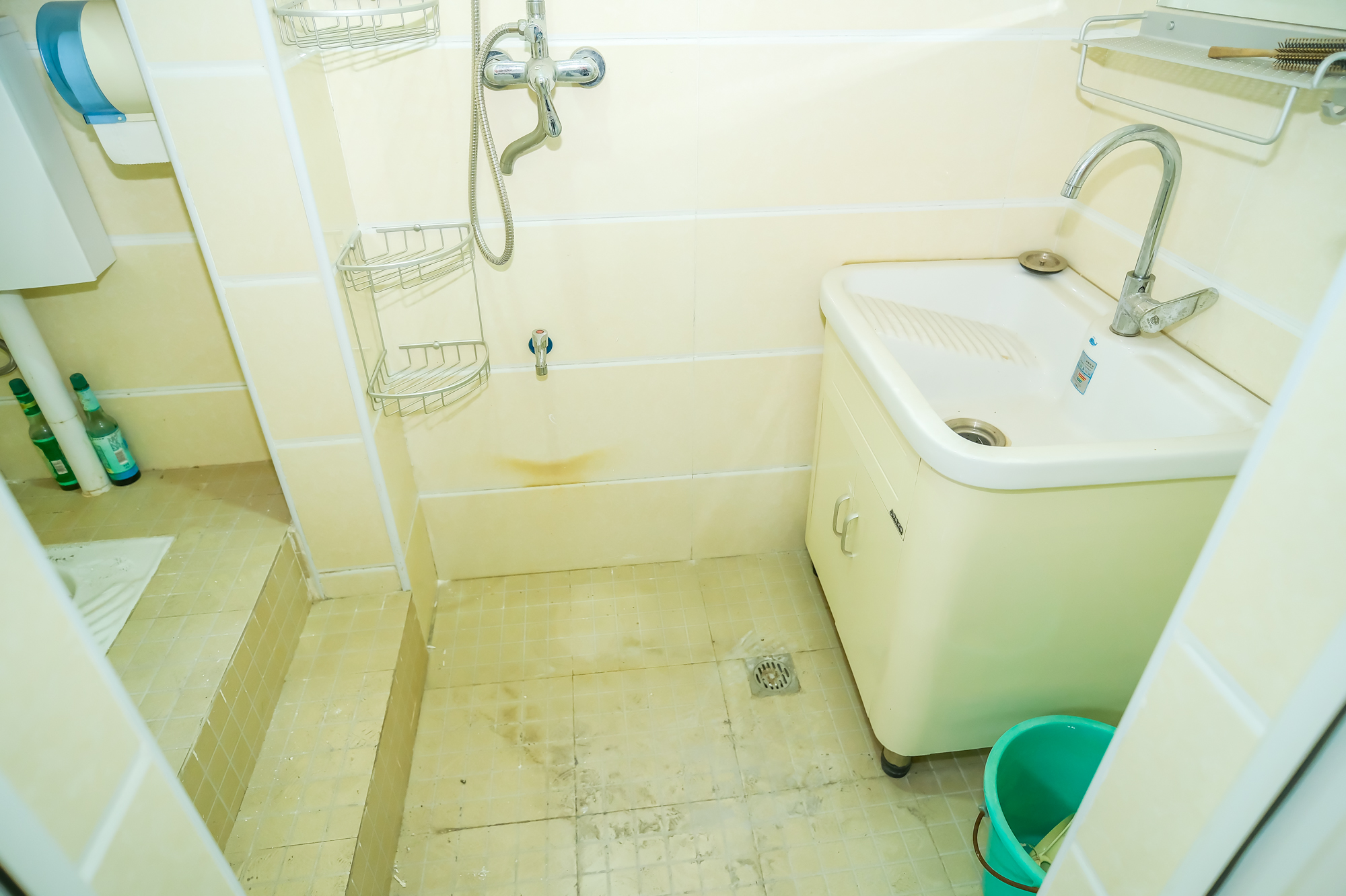 红树湾  1室1厅1卫   25.00万 红树湾  1室1厅1卫   25.00万卫生间