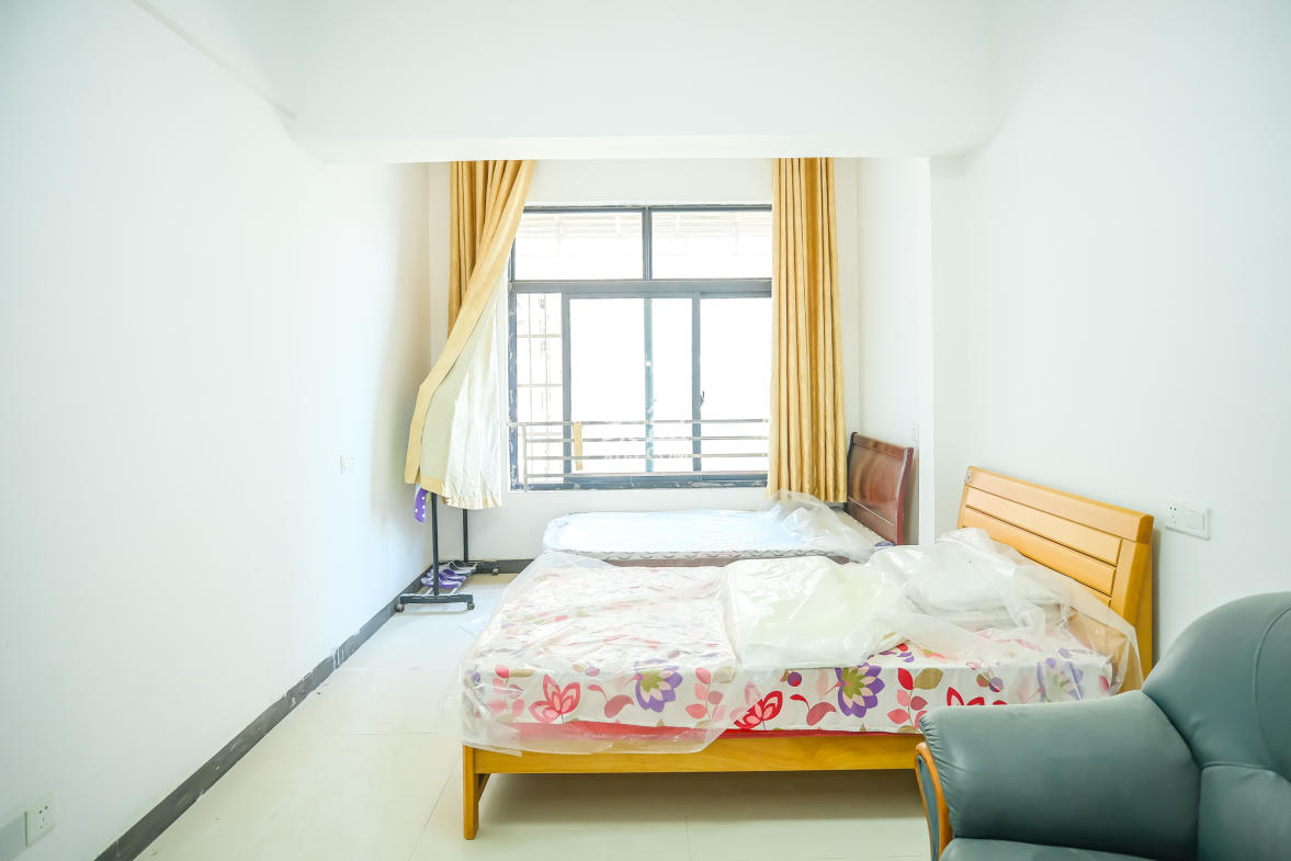 红树湾  1室1厅1卫   25.00万 红树湾  1室1厅1卫   25.00万卧室