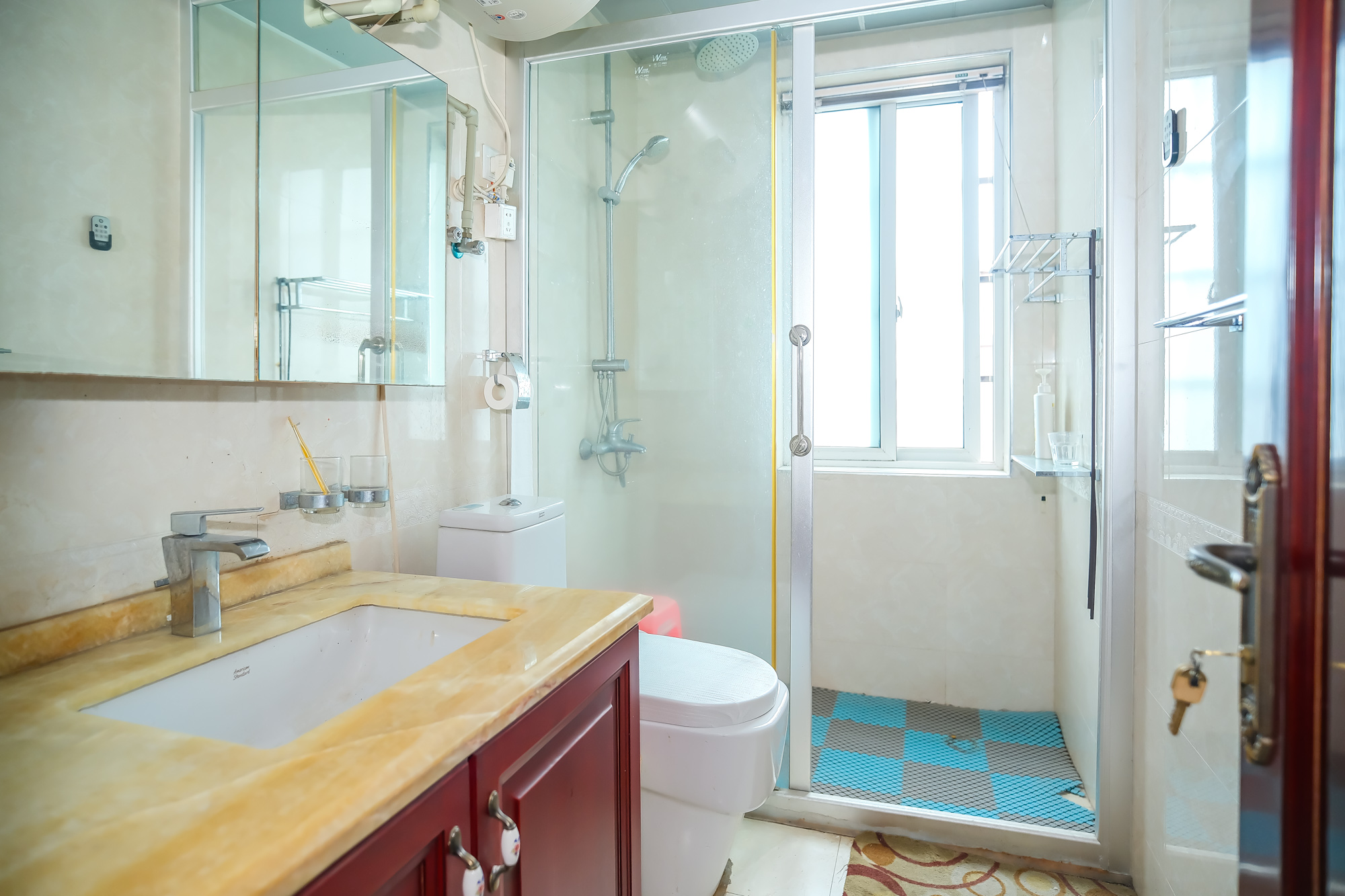 香槟小镇(香槟花苑) 3室2厅2卫 66.80万 香槟小镇(香槟花苑) 3室2厅2卫 66.80万卫生间