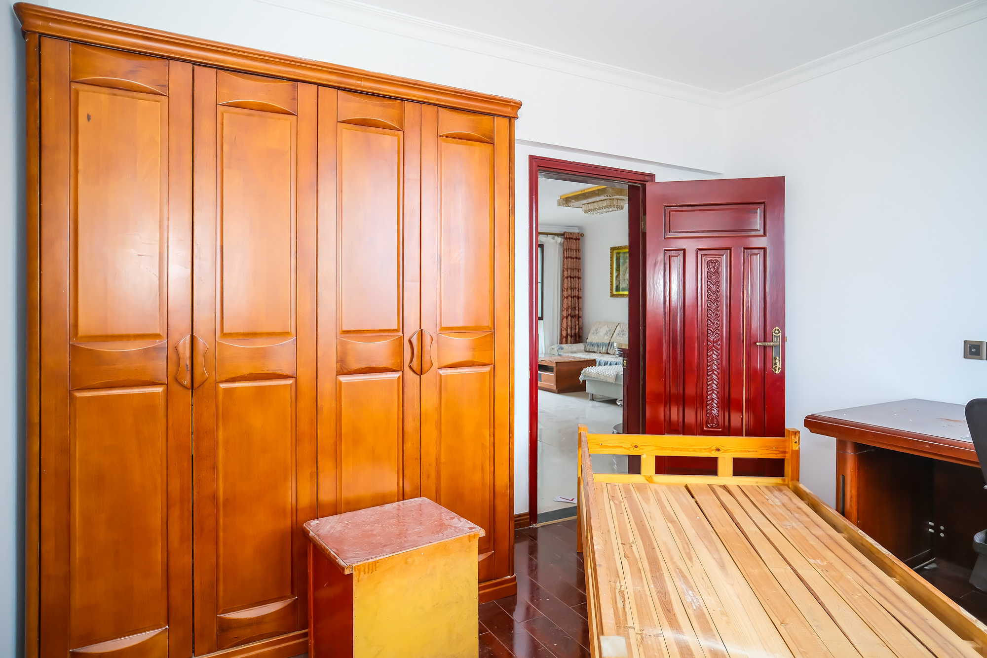 香槟小镇(香槟花苑) 3室2厅2卫 66.80万 香槟小镇(香槟花苑) 3室2厅2卫 66.80万卧室