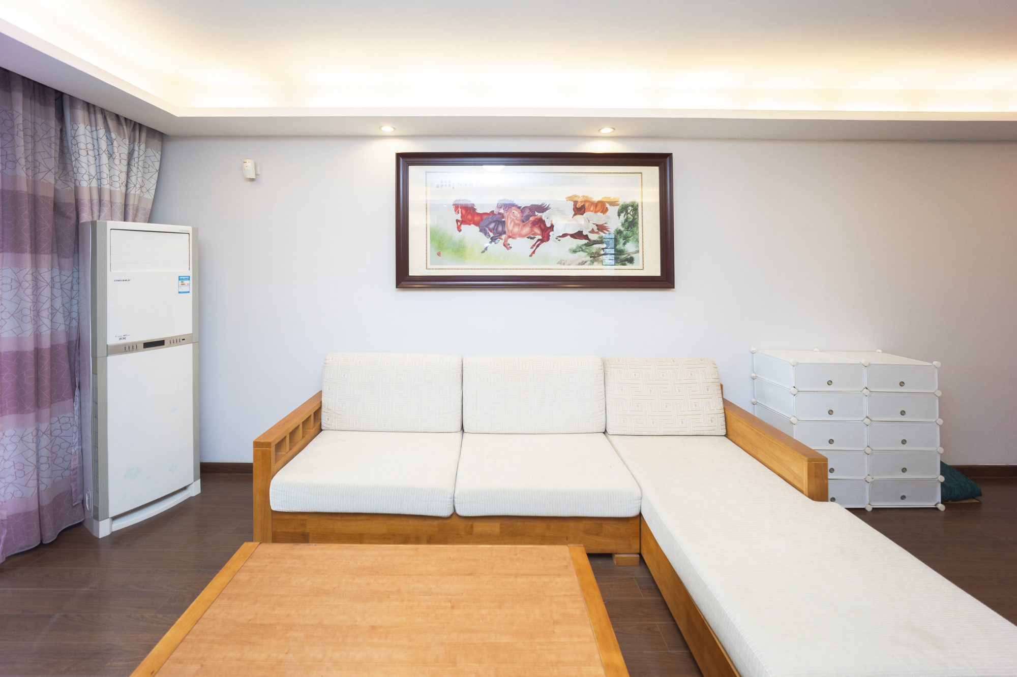 万科城  3室2厅1卫    95.0万客厅