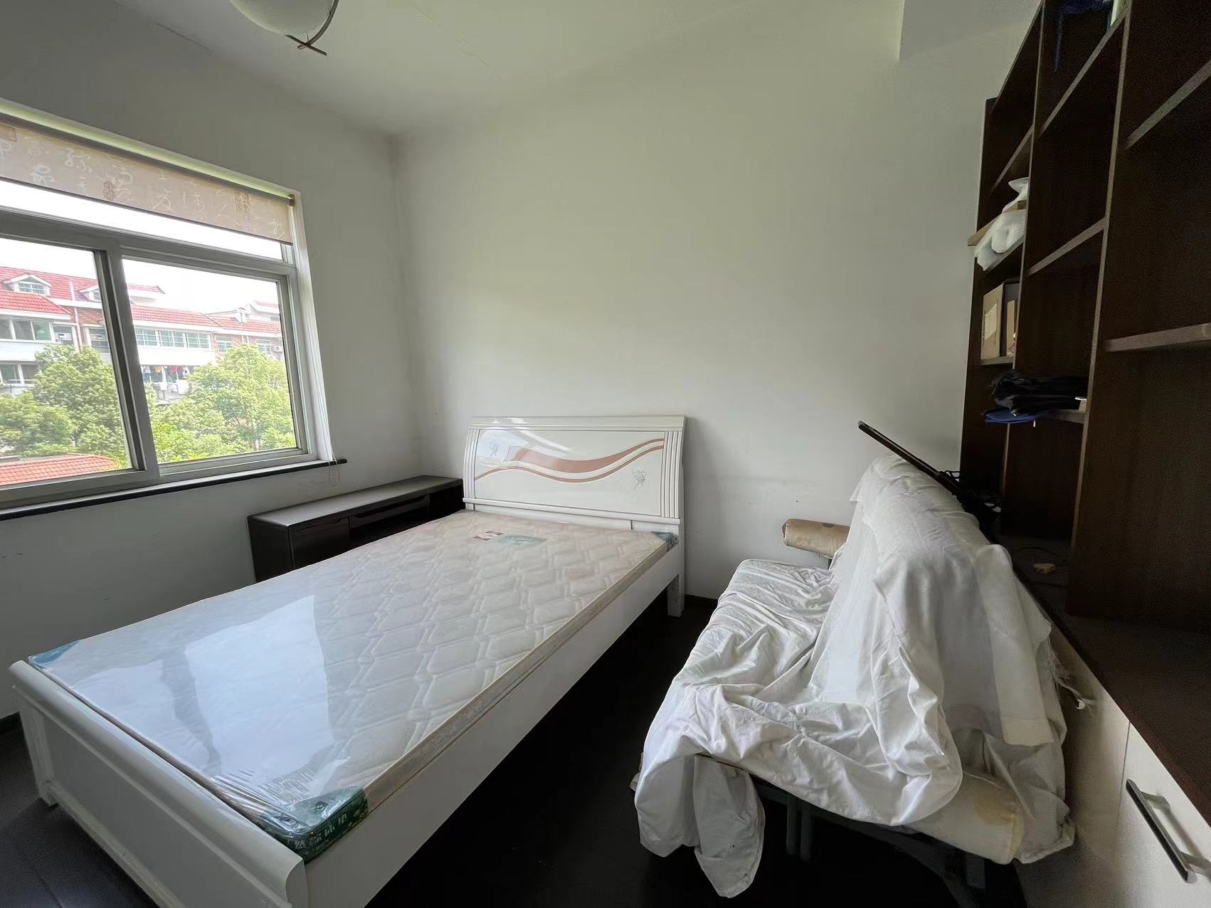 珠江丽园 4室2厅2卫 74.00万 珠江丽园 4室2厅2卫 74.00万室内图