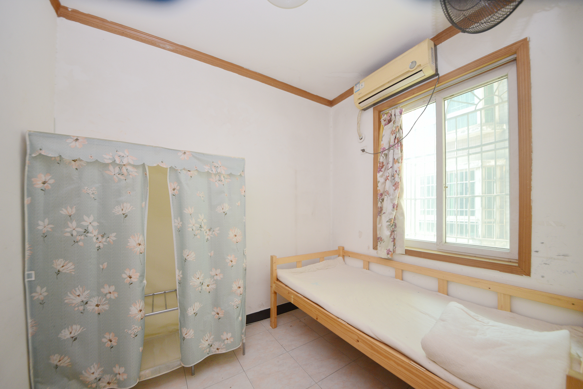 鑫宇翠庭  4室2厅1卫   110.00万卧室