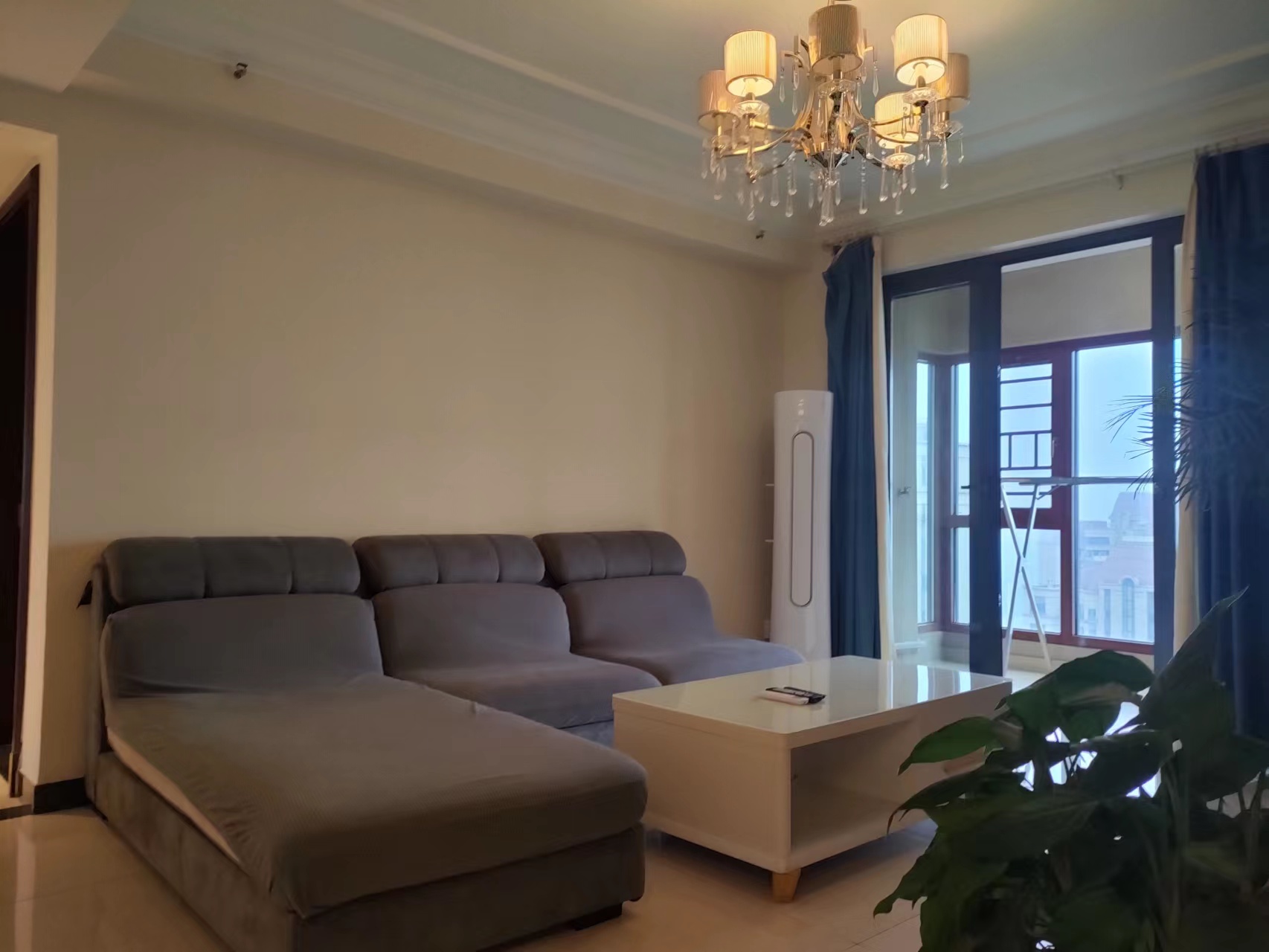 恒大翡翠华庭  3室2厅2卫   59.80万 恒大翡翠华庭  3室2厅2卫   59.80万客厅